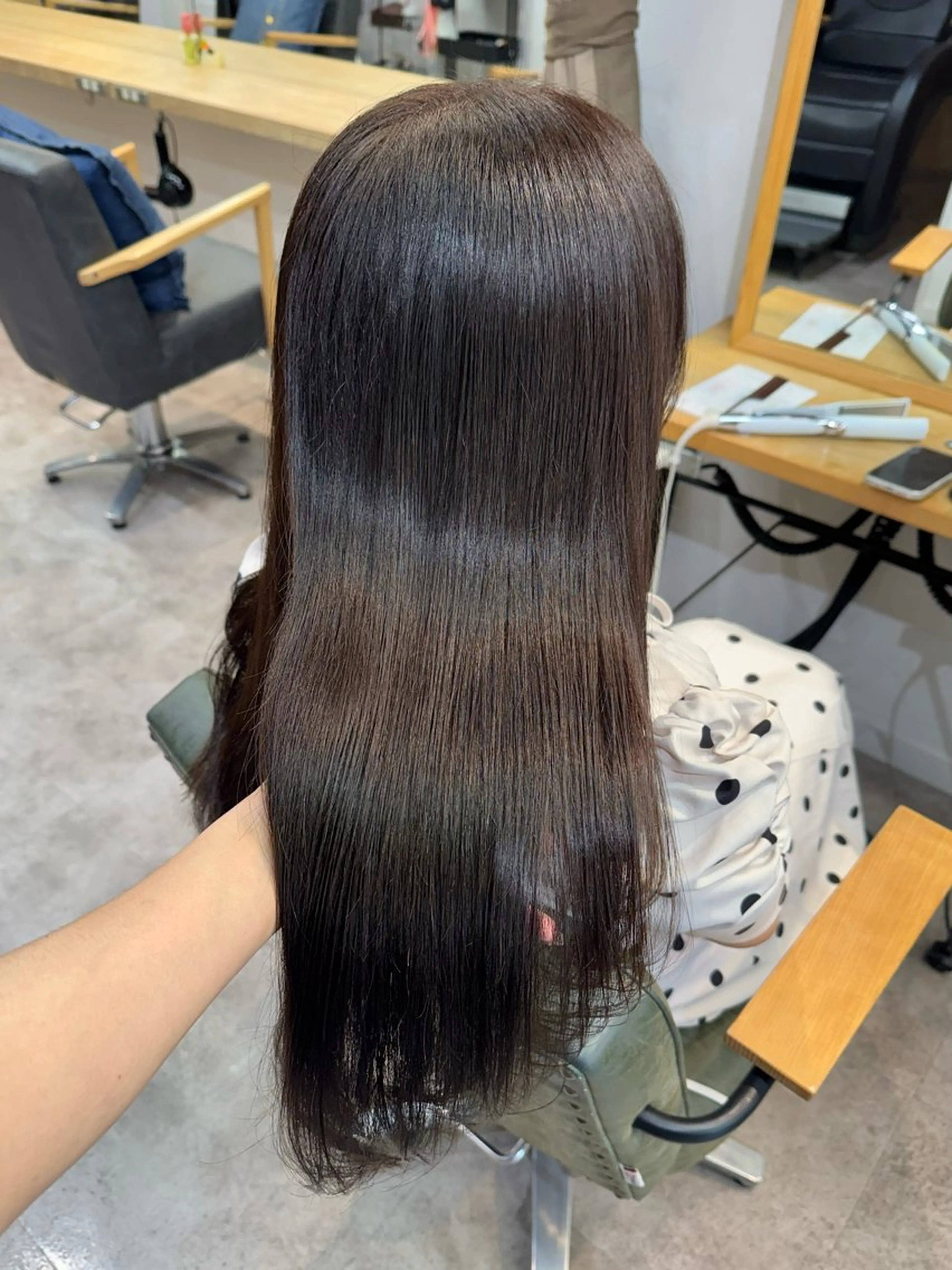 ロング カラー オリーブカラー 縮毛矯正 ヘアカラー トリートメント 美髪縮毛矯正/暖色 カラー/エクステのヘアスタイル