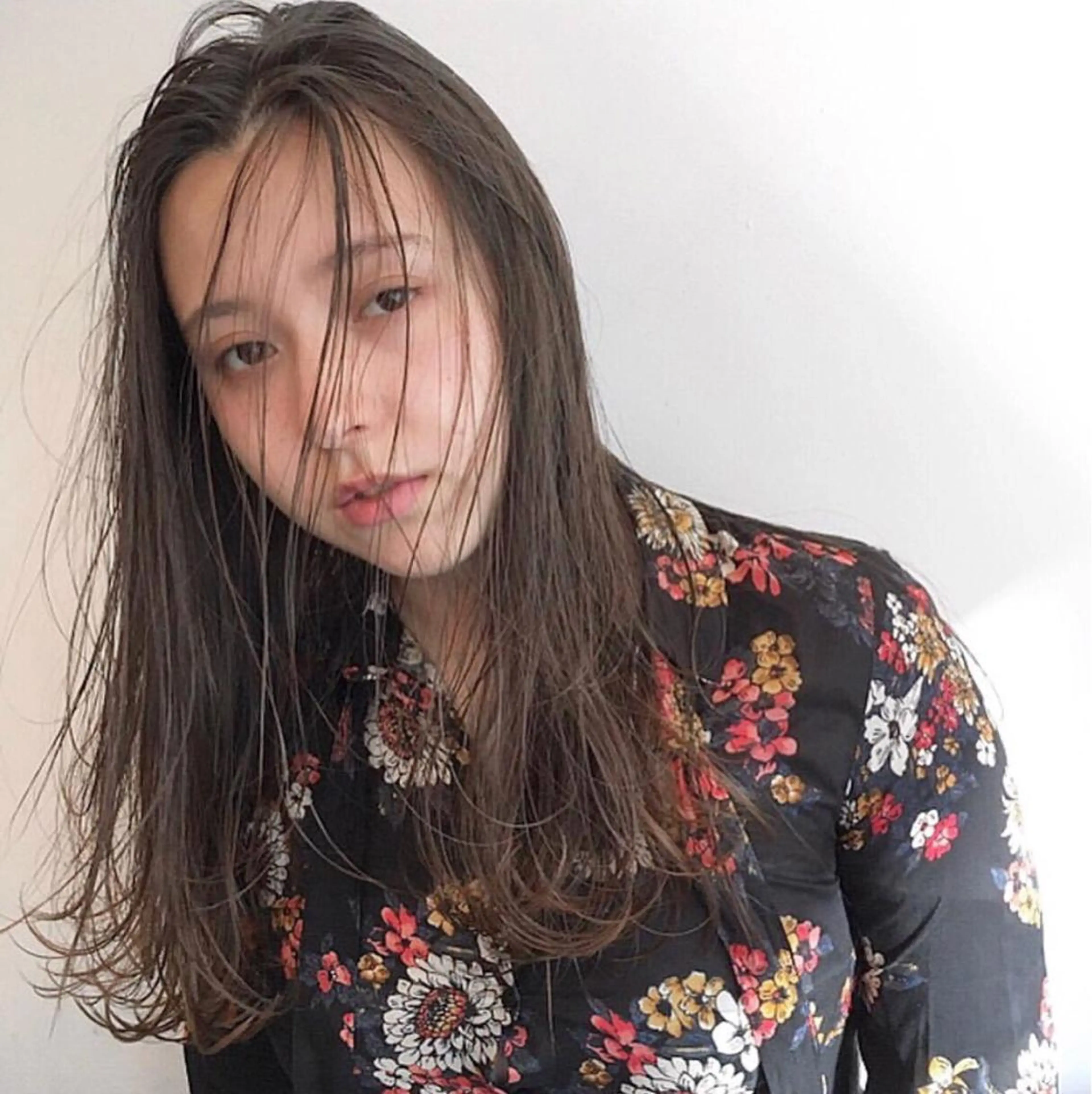 セミロング カラー セミロングパーマ ベージュカラー フォギーベージュ グレージュ ラベンダーカラー ヘアカラー トリートメント 隠れ家美容室 RAW TOKYO 【公式】のヘアスタイル