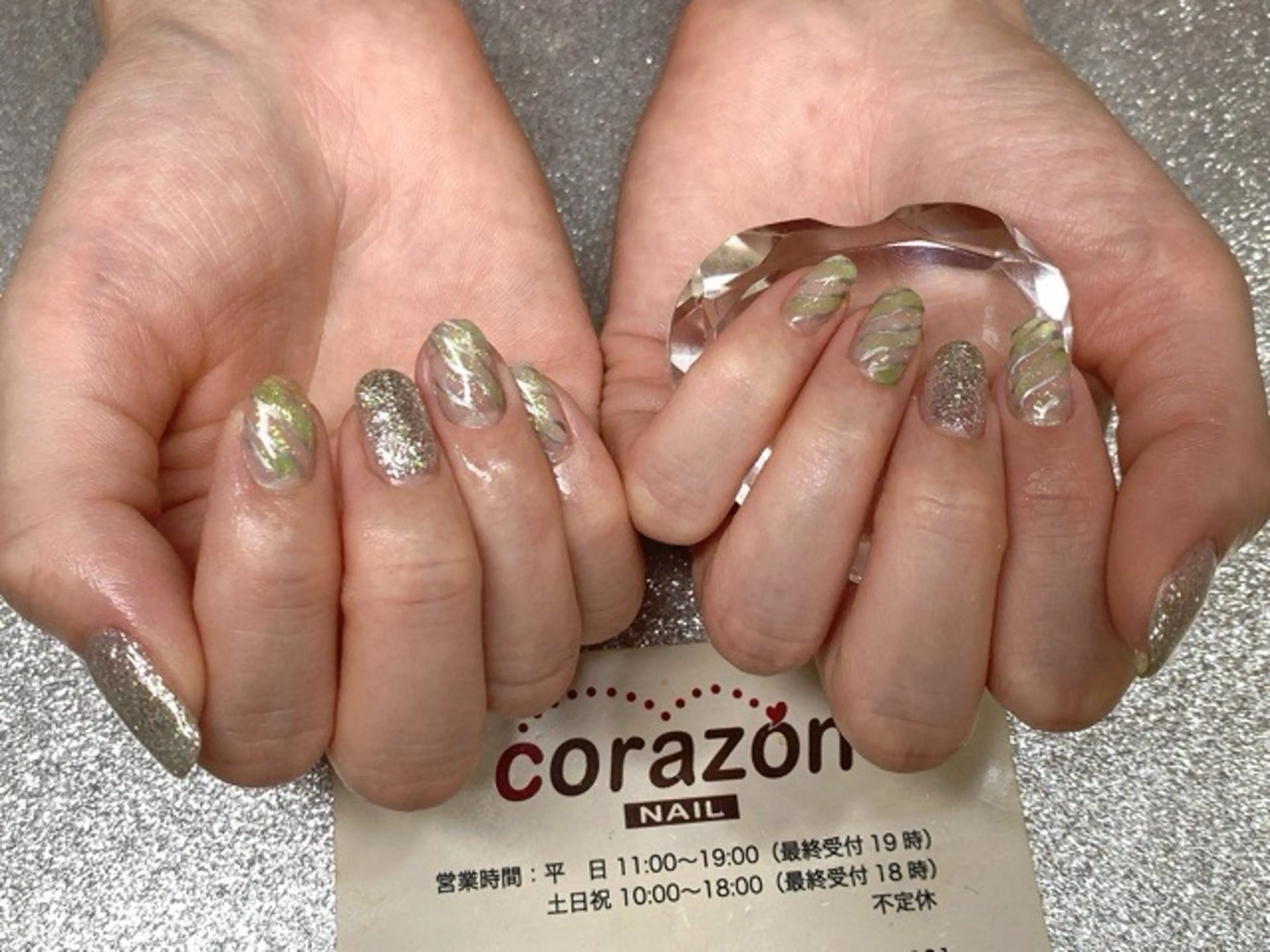 ネイル グリーン ワンカラーネイル シルバー corazon所属・ネイリスト aicoのネイルデザイン