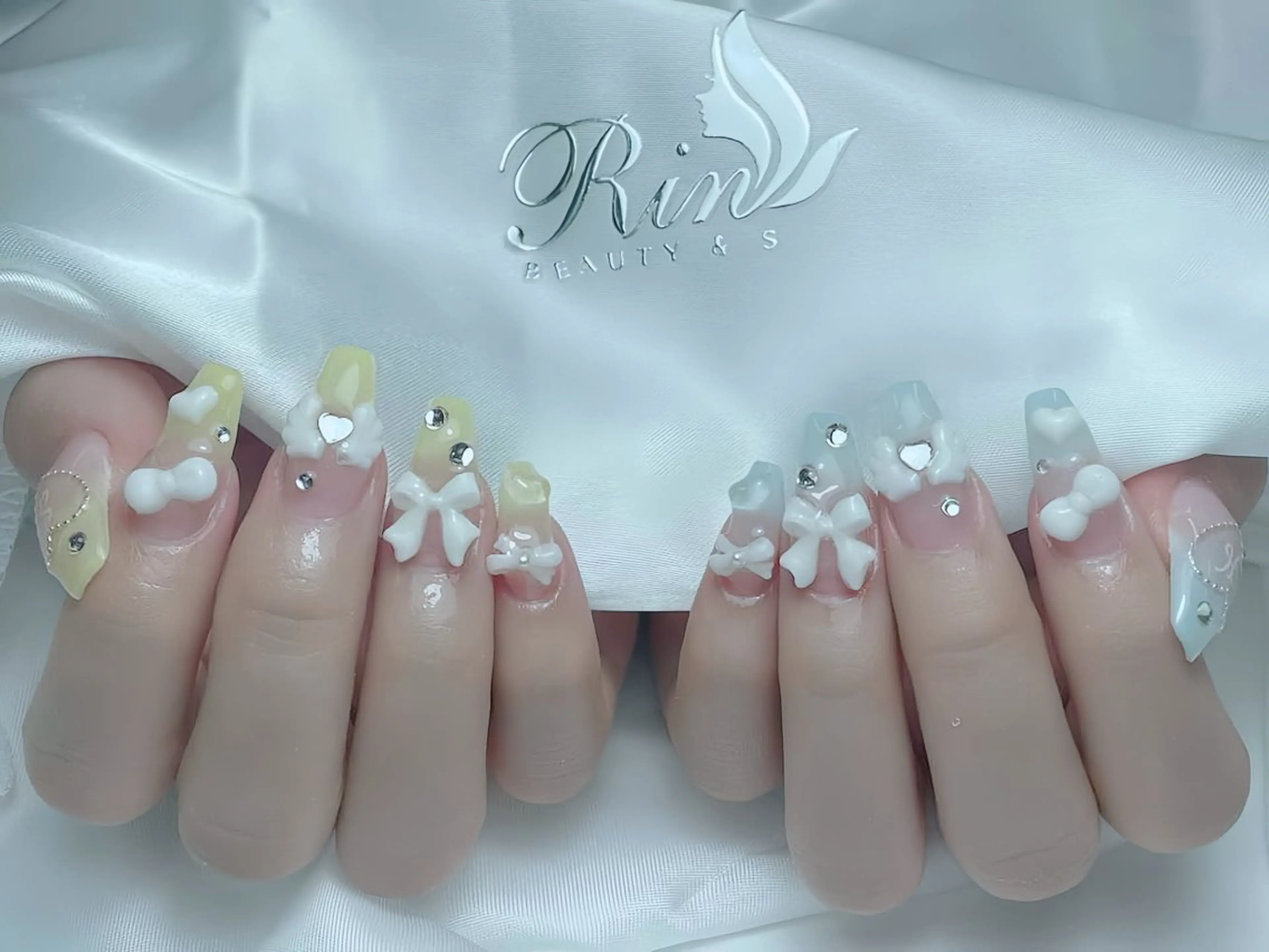 ネイル アニマル柄 ボルドー ブラウン チークネイル フレンチネイル Rin Nail 新大久保店のネイルデザイン