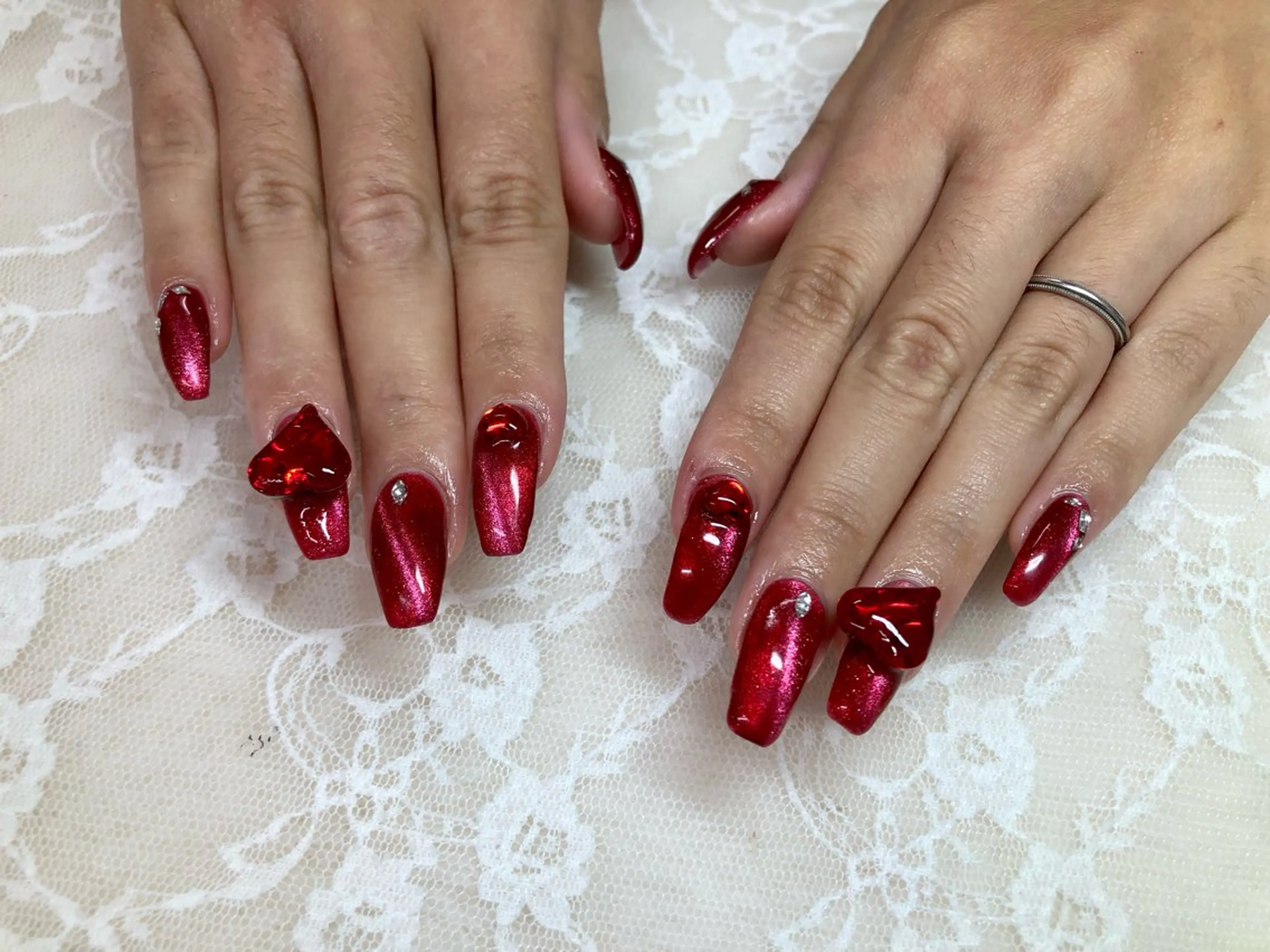 ネイル 赤色 ワンホンネイル ハンドネイル ハンドケア Epokku ネイルサロンのネイルデザイン