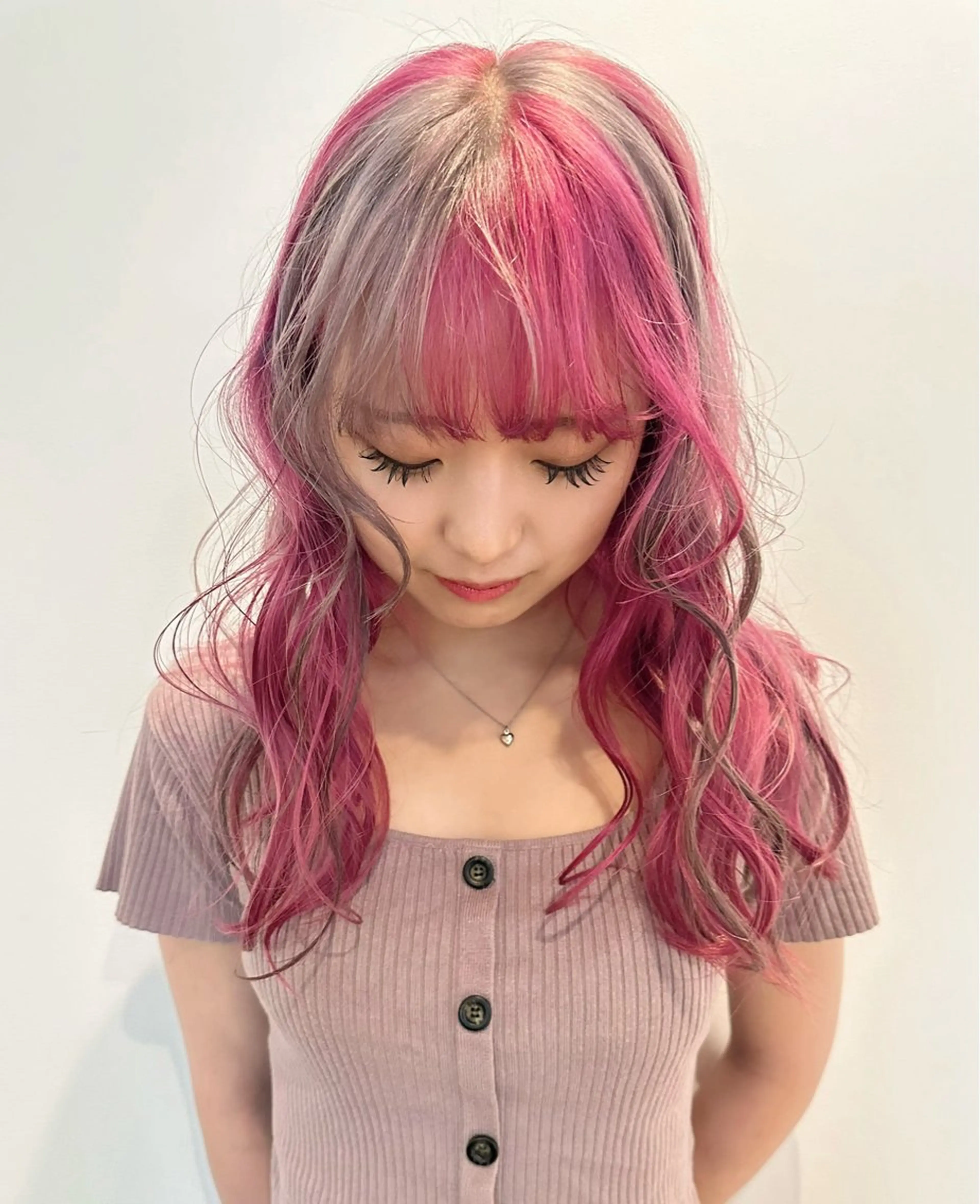 ロング カラー デザインカラー ヘアカラー 栄/ミルクティー/ ベージュ/リホナ🧸のヘアスタイル