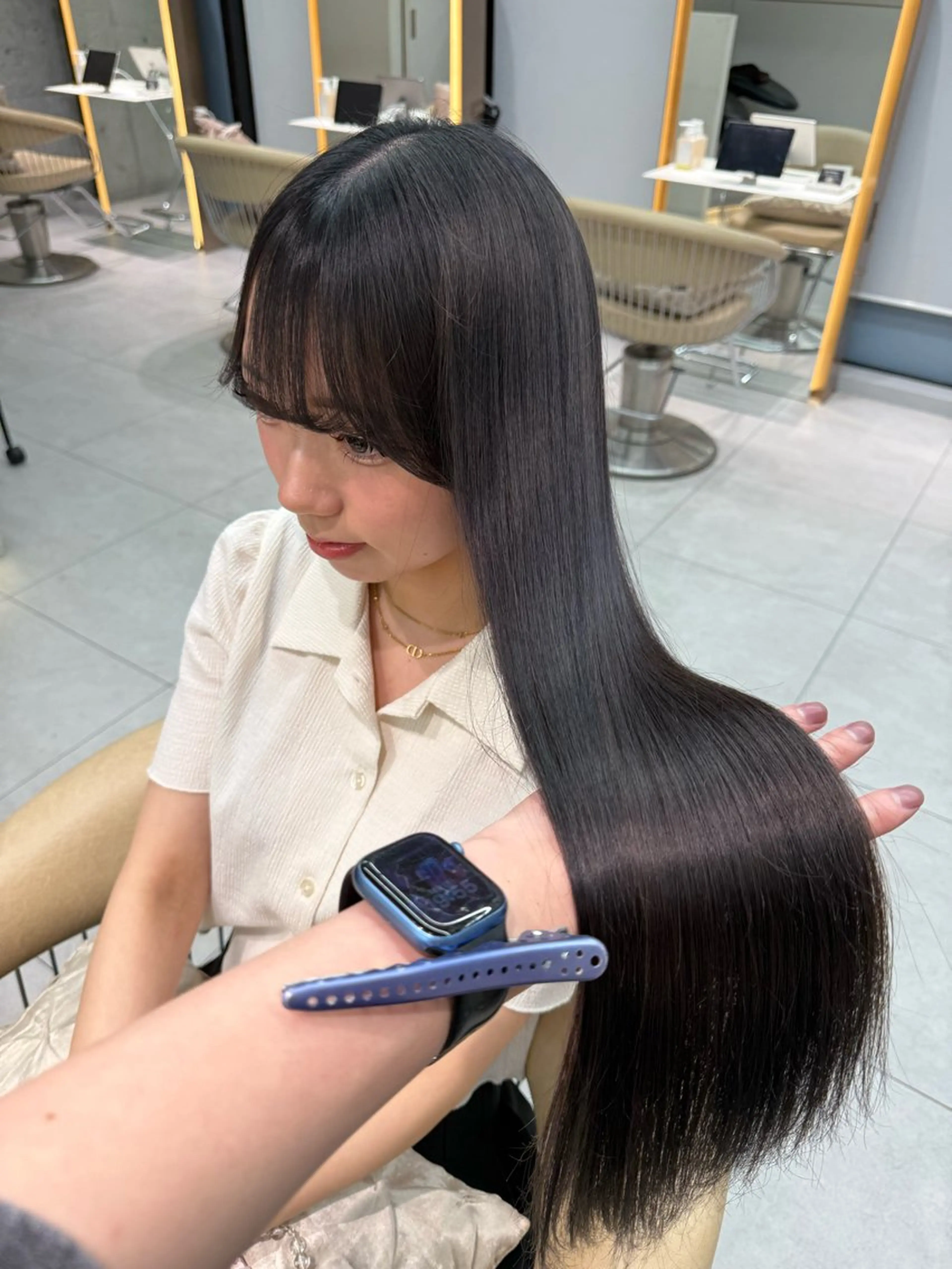 ロング カラー ヘアカラー shion 透明感カラーのヘアスタイル