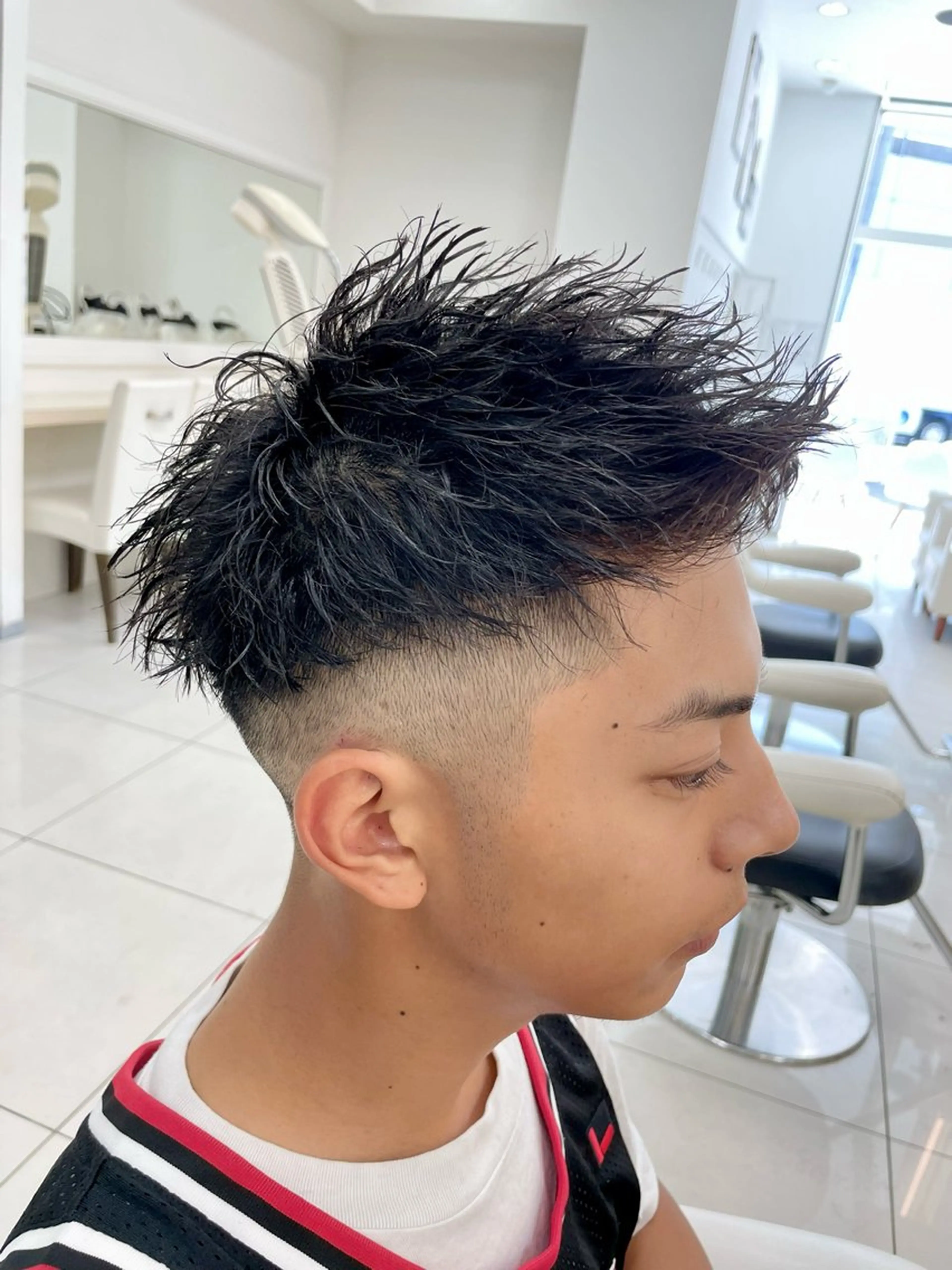 パーマ メンズ フェードカット 伊佐 愛のヘアスタイル