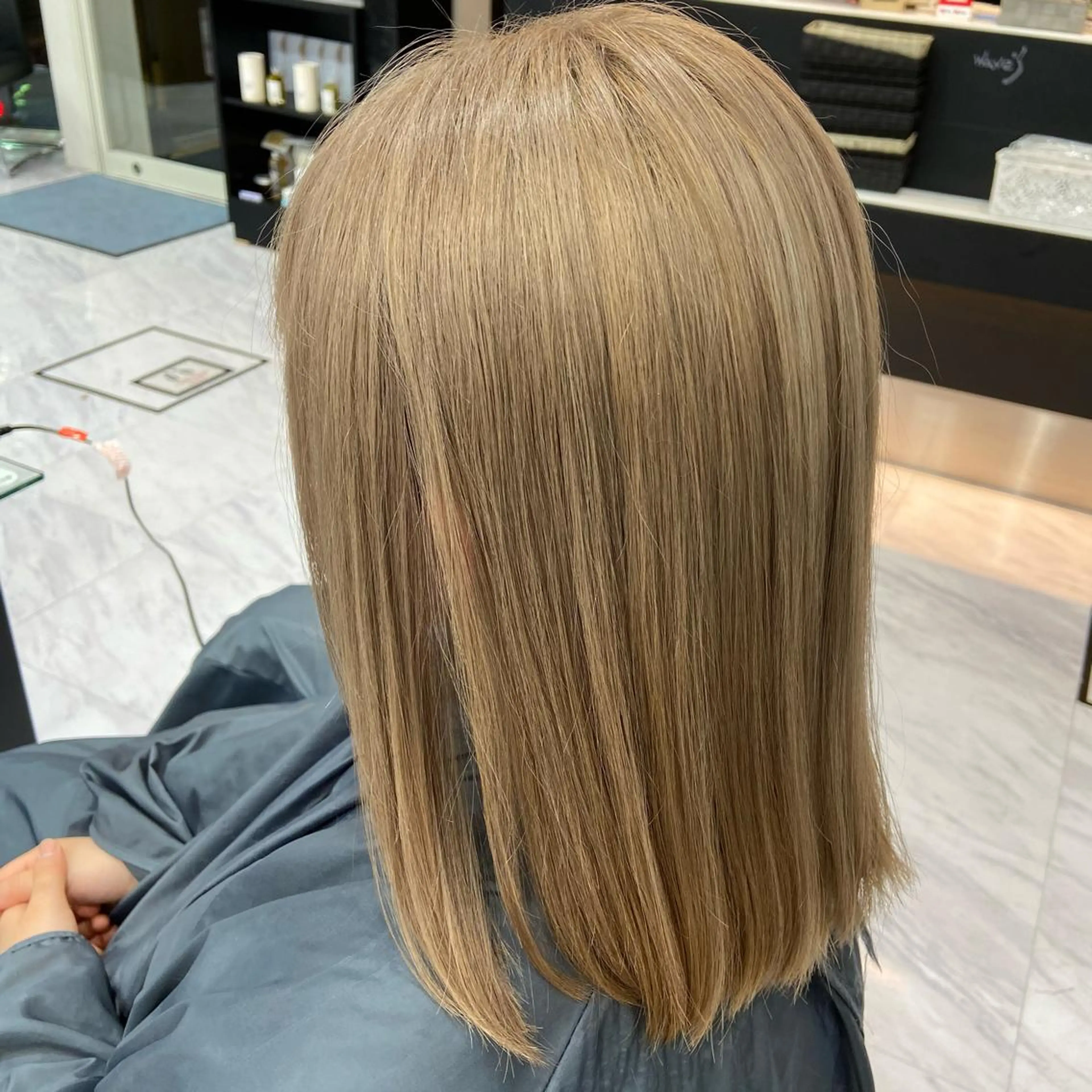 ロング カラー ベージュカラー ミルクティーベージュ Luce 杉本のヘアスタイル