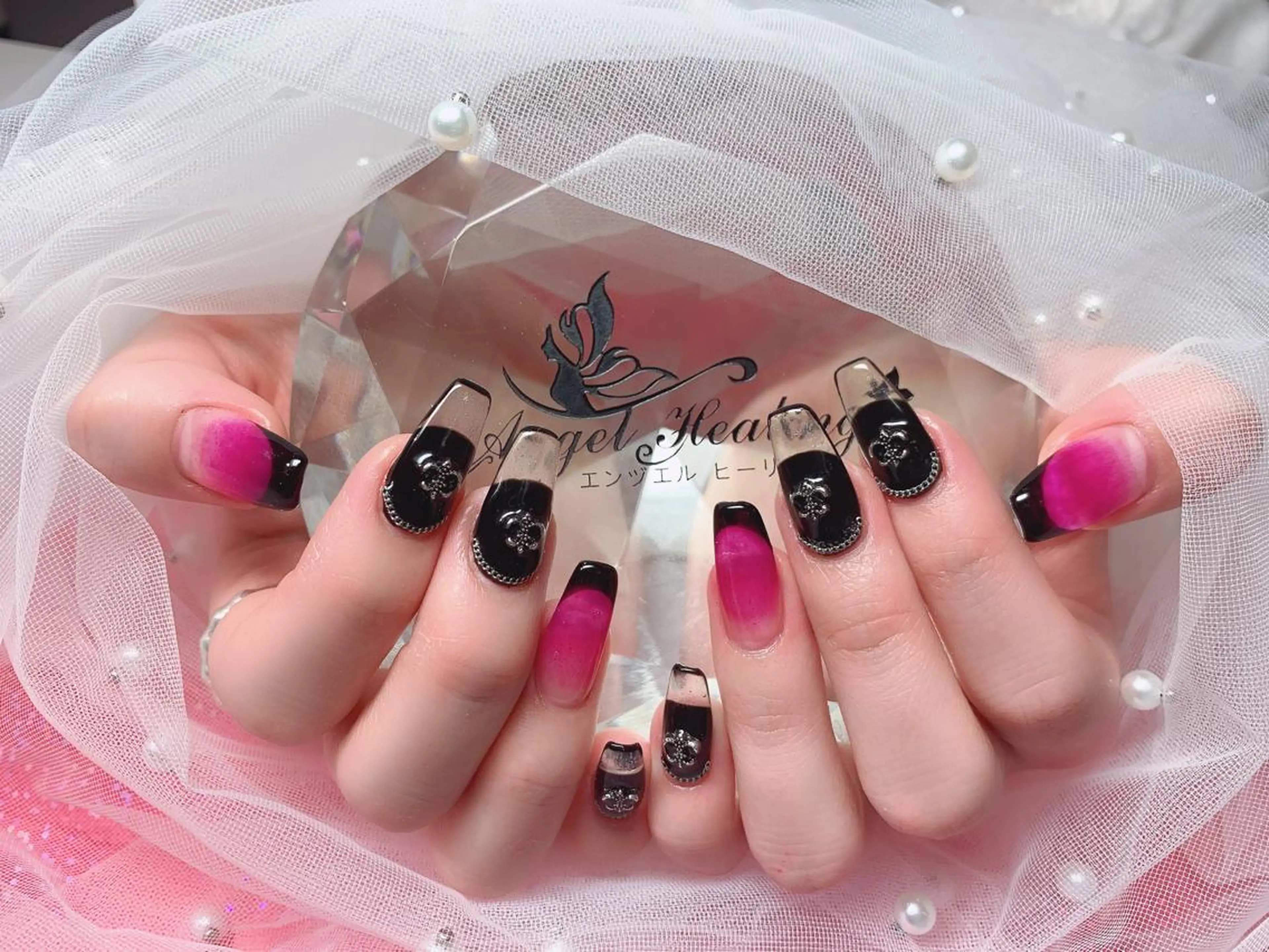 【初回ジェルオフ込み】スカルプ長さ出し後デザイン.アート付け放題(持ち込みOK)(3D、特大アート追加料金)の写真