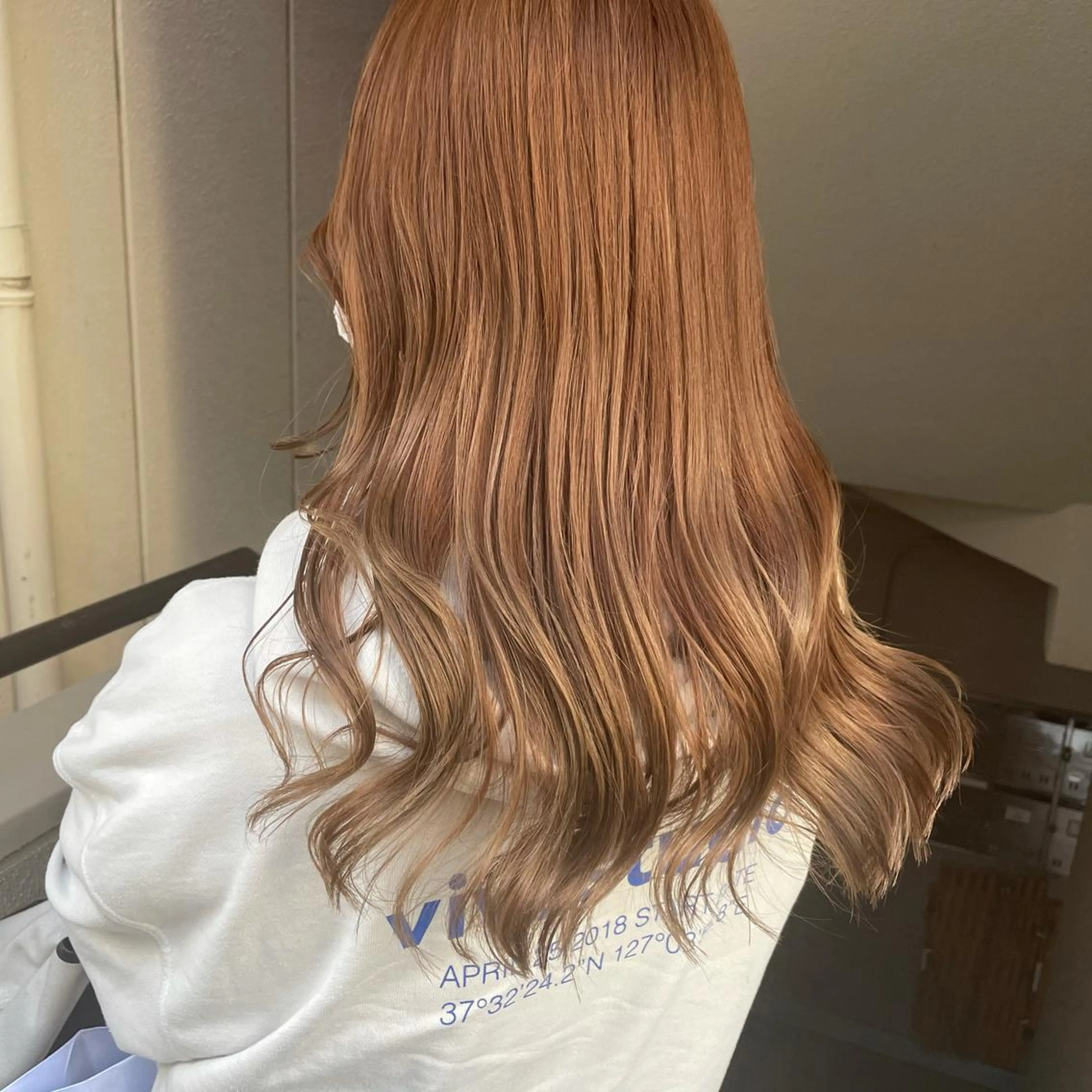 ミディアム カラー パーマ ヘアアレンジ メンズ キッズ ネイル マツエク・マツパ ヘアカラー トリートメント ヘアセット 切りっぱなしヘアボブ ミディアムヘアRYOのヘアスタイル