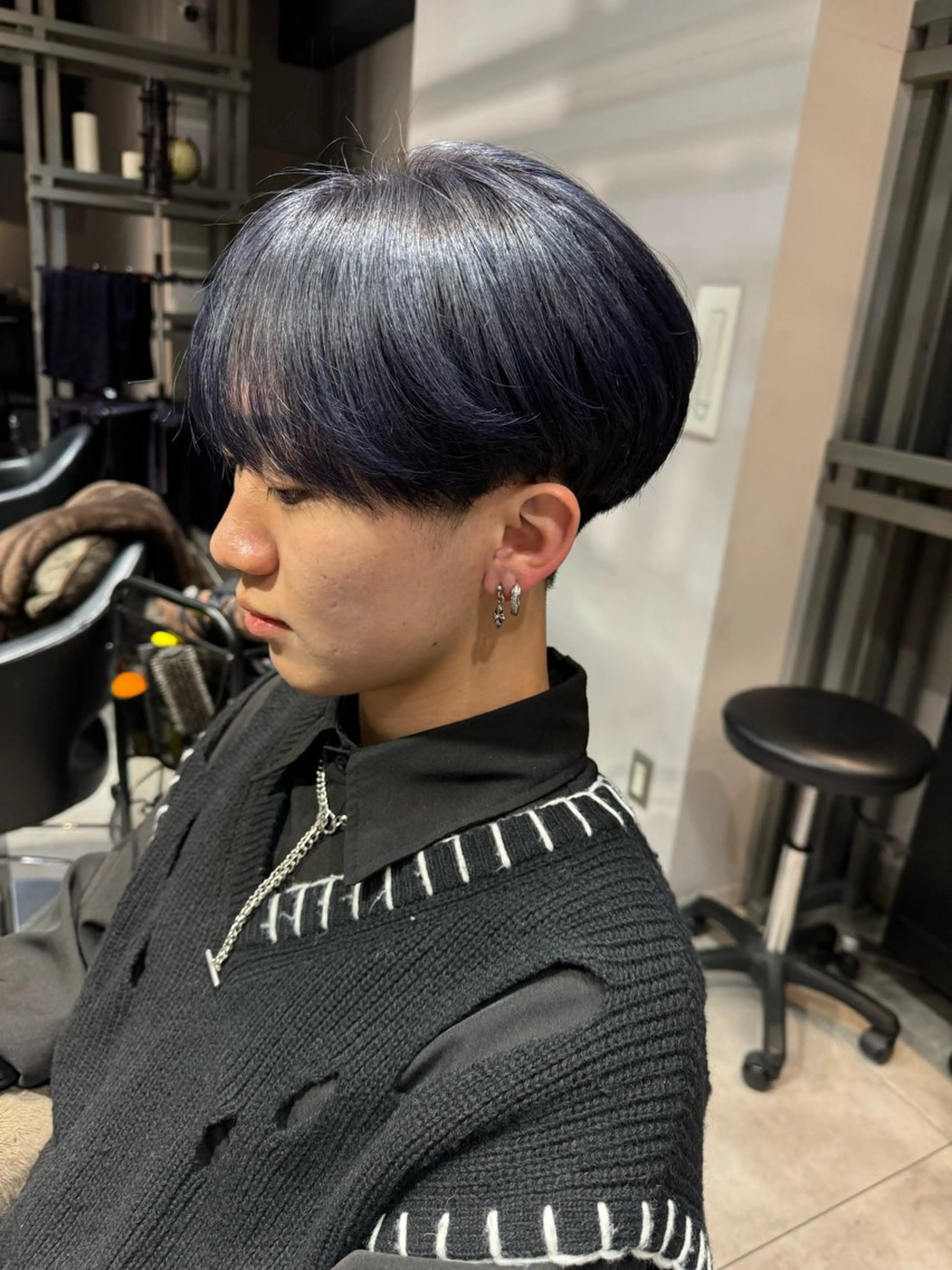 ミディアム カラー メンズ ブルーカラー ブルーラベンダー ラベンダーカラー ヘアカラー トリートメント 似合う髪型が 分からない方へのヘアスタイル