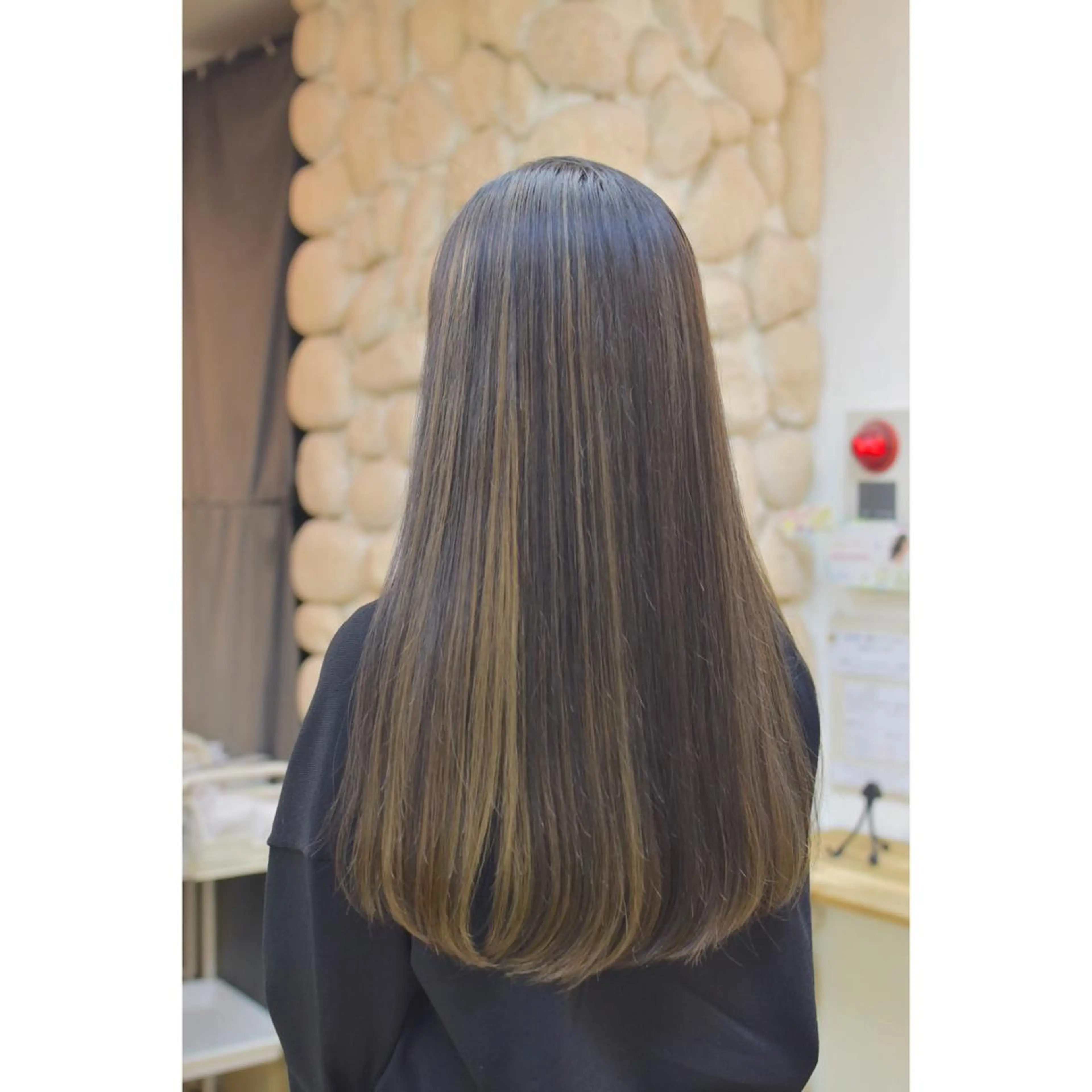 ロング カラー バレイヤージュ レイヤーカット 岩下 葉平(店長)のヘアスタイル