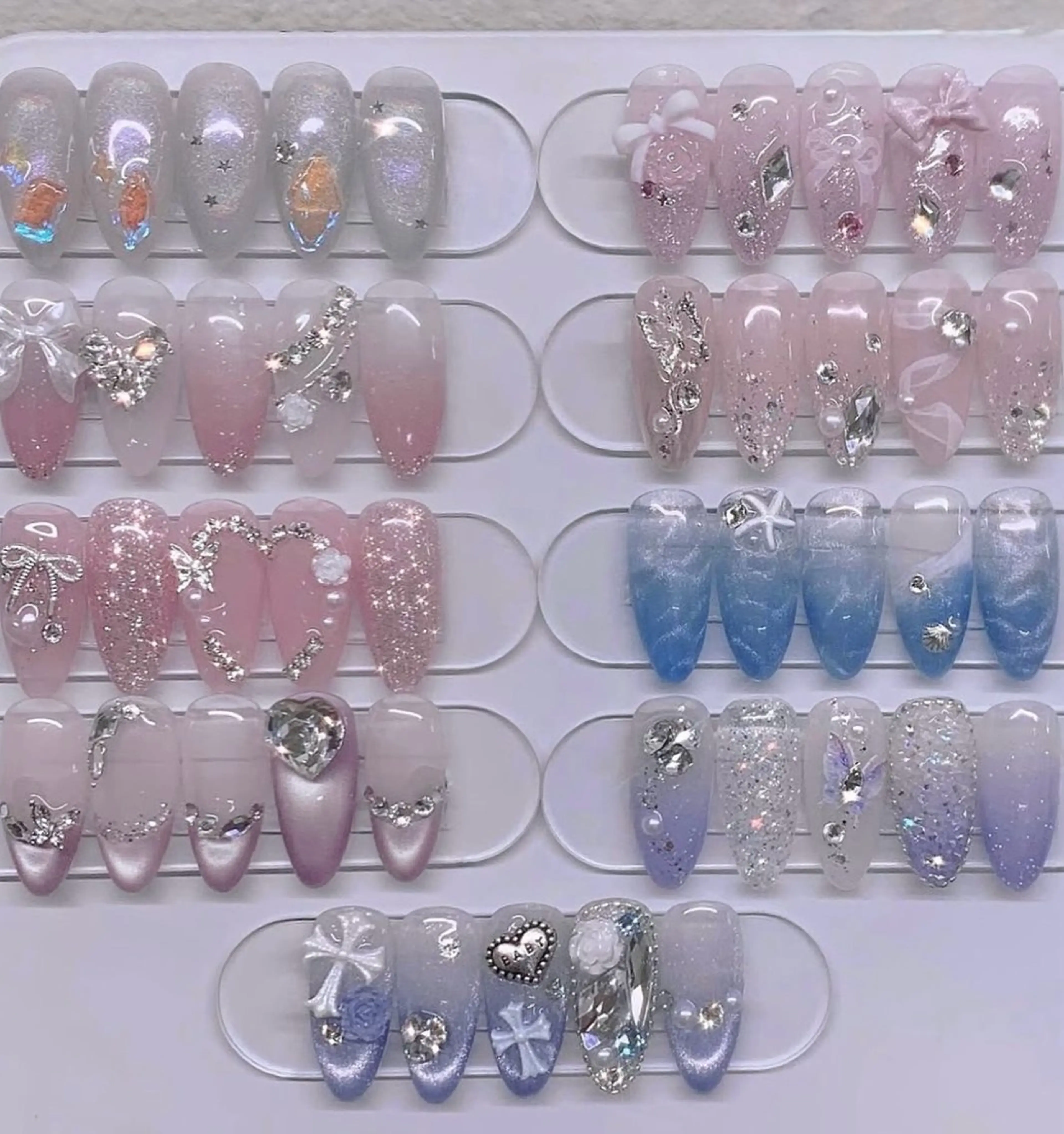 ネイル オーロラネイル ガーリー ハート 韓国ネイル ラメ(グリッター) NailSalon✨ Écrinエクランのネイルデザイン