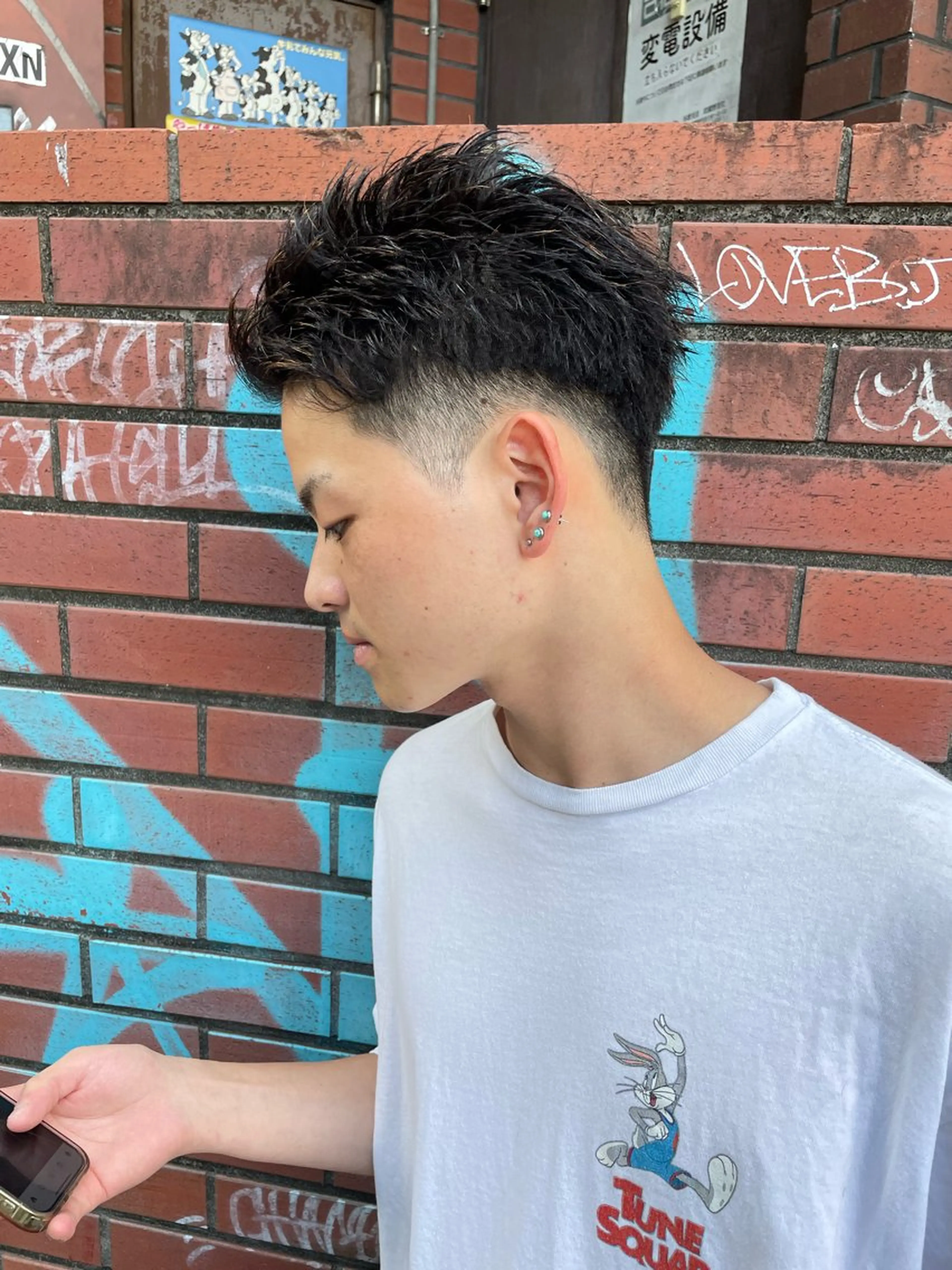 メンズ カット レイヤー/センター パート/坂本翔のヘアスタイル