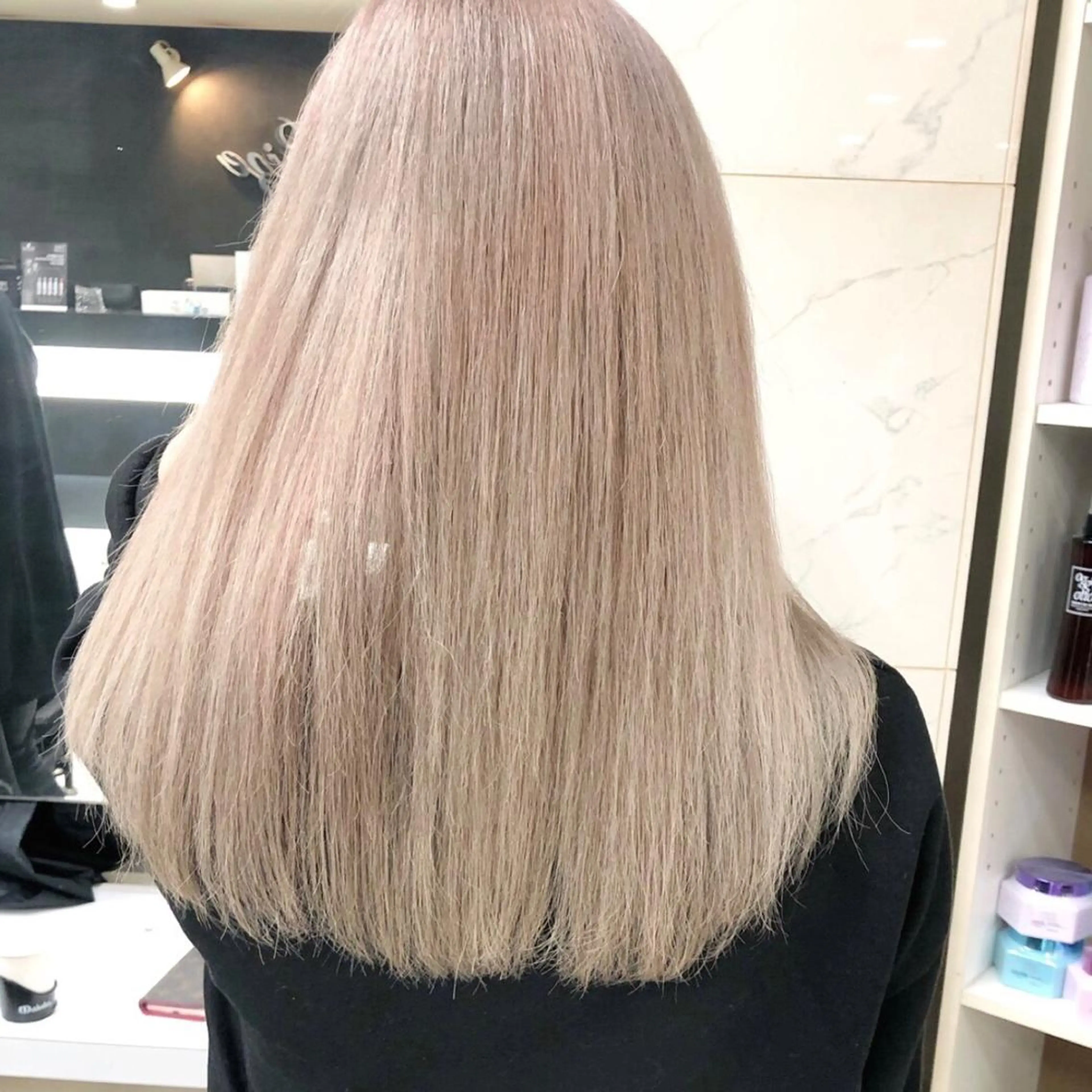 セミロング カラー シールエクステ特化 ハイトーン、NANAのヘアスタイル