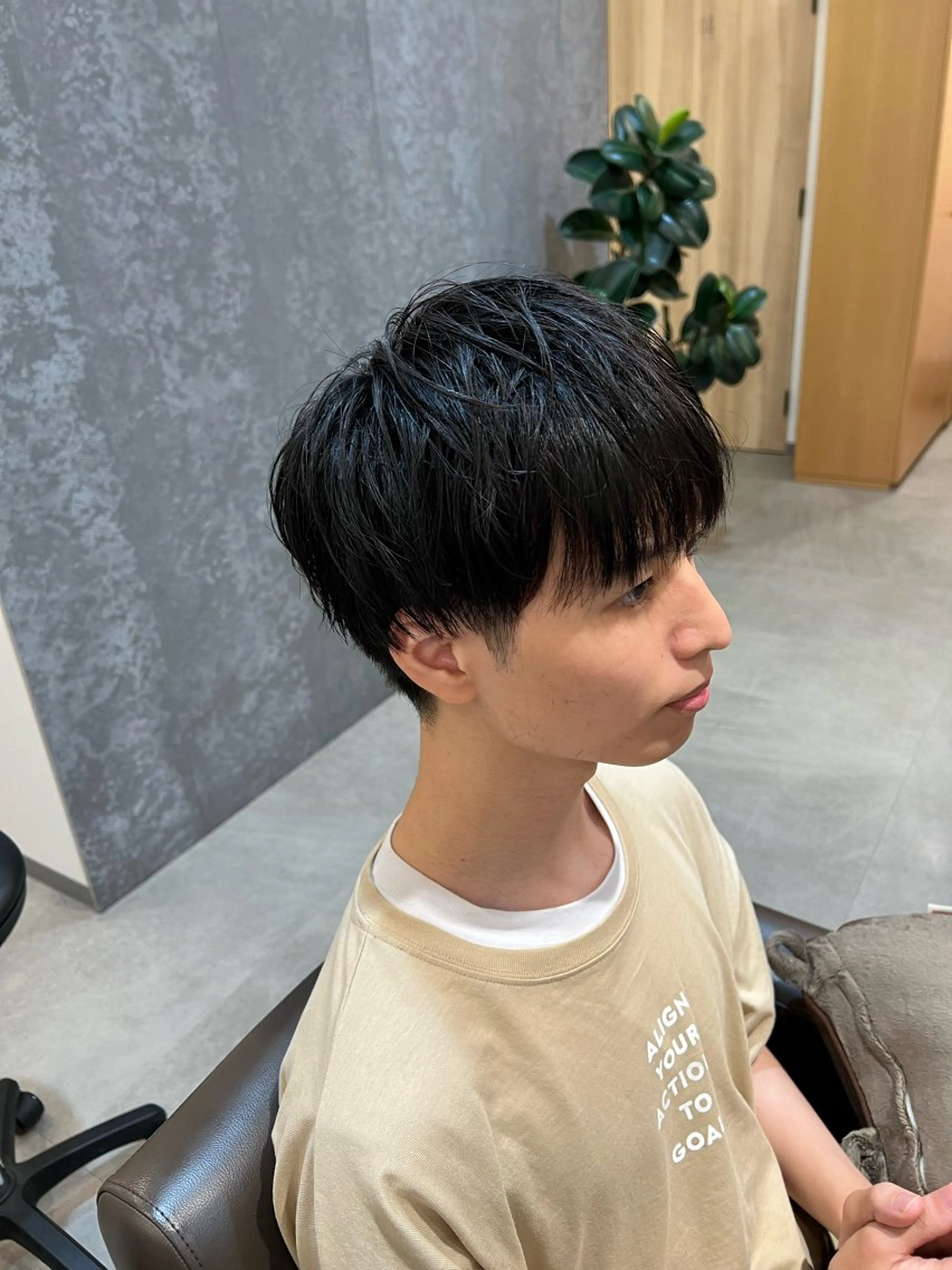 メンズ マッシュ カット 今田 飛奈のヘアスタイル