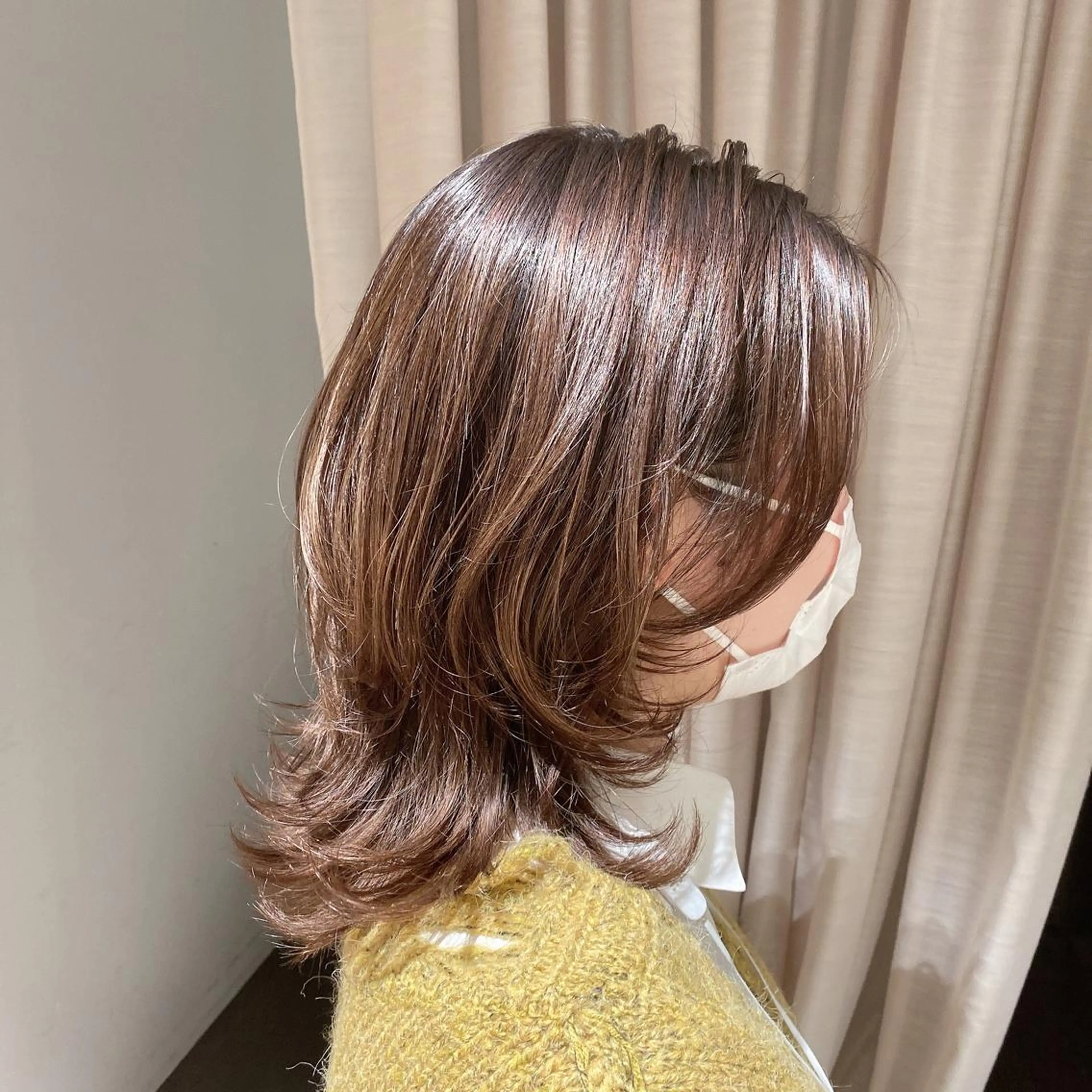 ミディアム パーマ shiori ﾍﾞｰｼﾞｭｶﾗｰのヘアスタイル