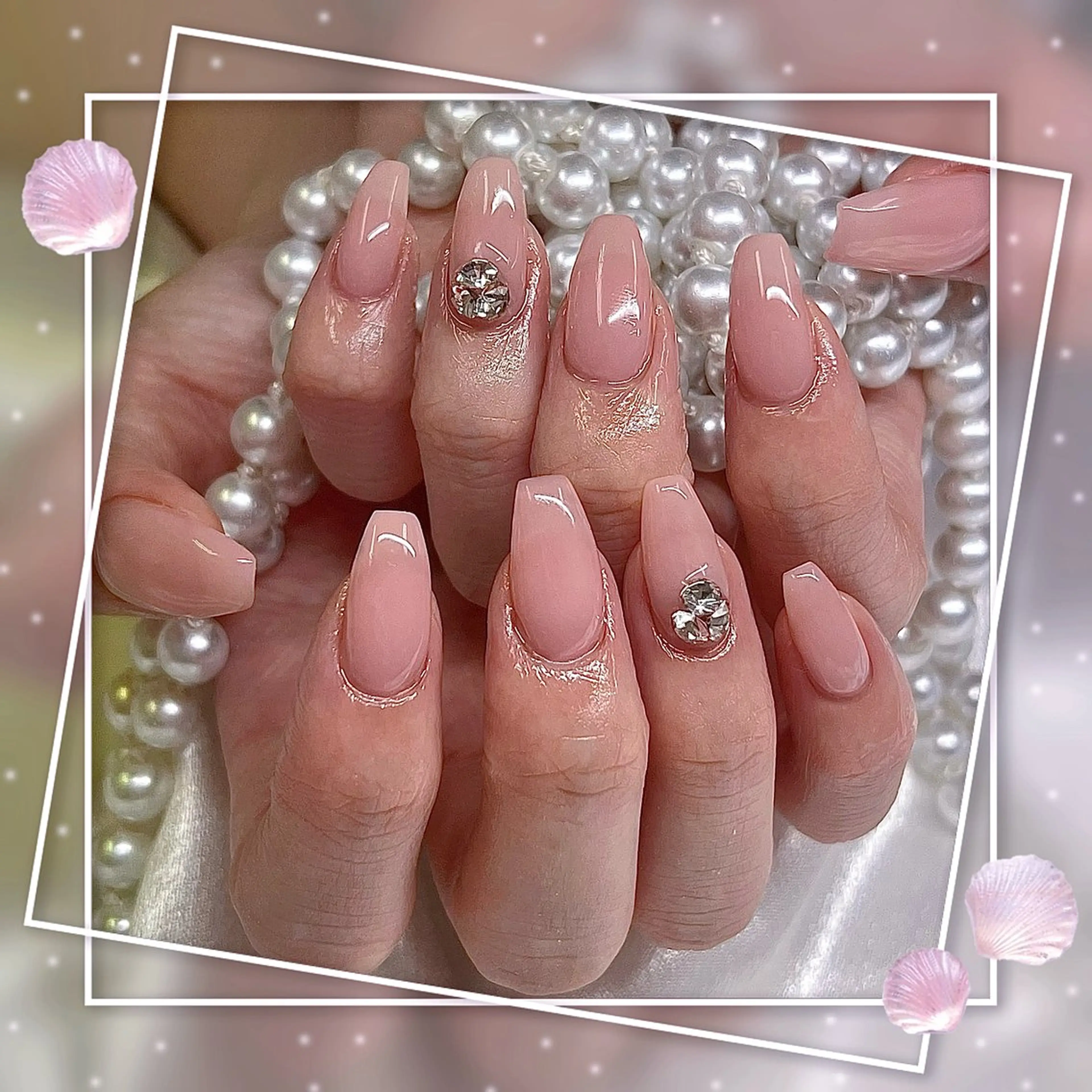 ネイル フレンチネイル グラデーション キラキラネイル 韓国ネイル マグネットネイル ハンドネイル ハンドケア Chill Nailsalonのネイルデザイン