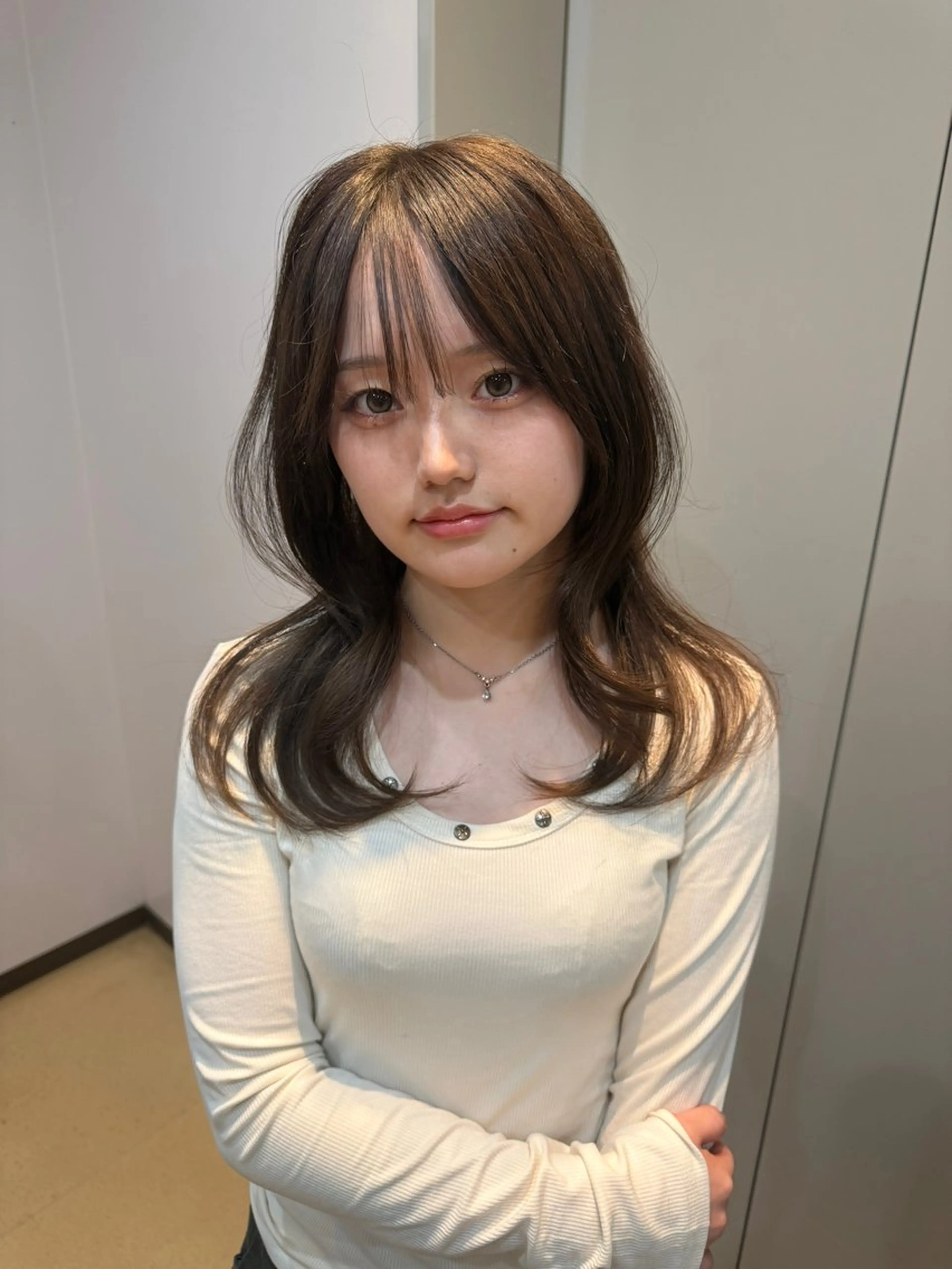 セミロング 【韓国系ハイトーン】 🇰🇷SOGO🩶のヘアスタイル