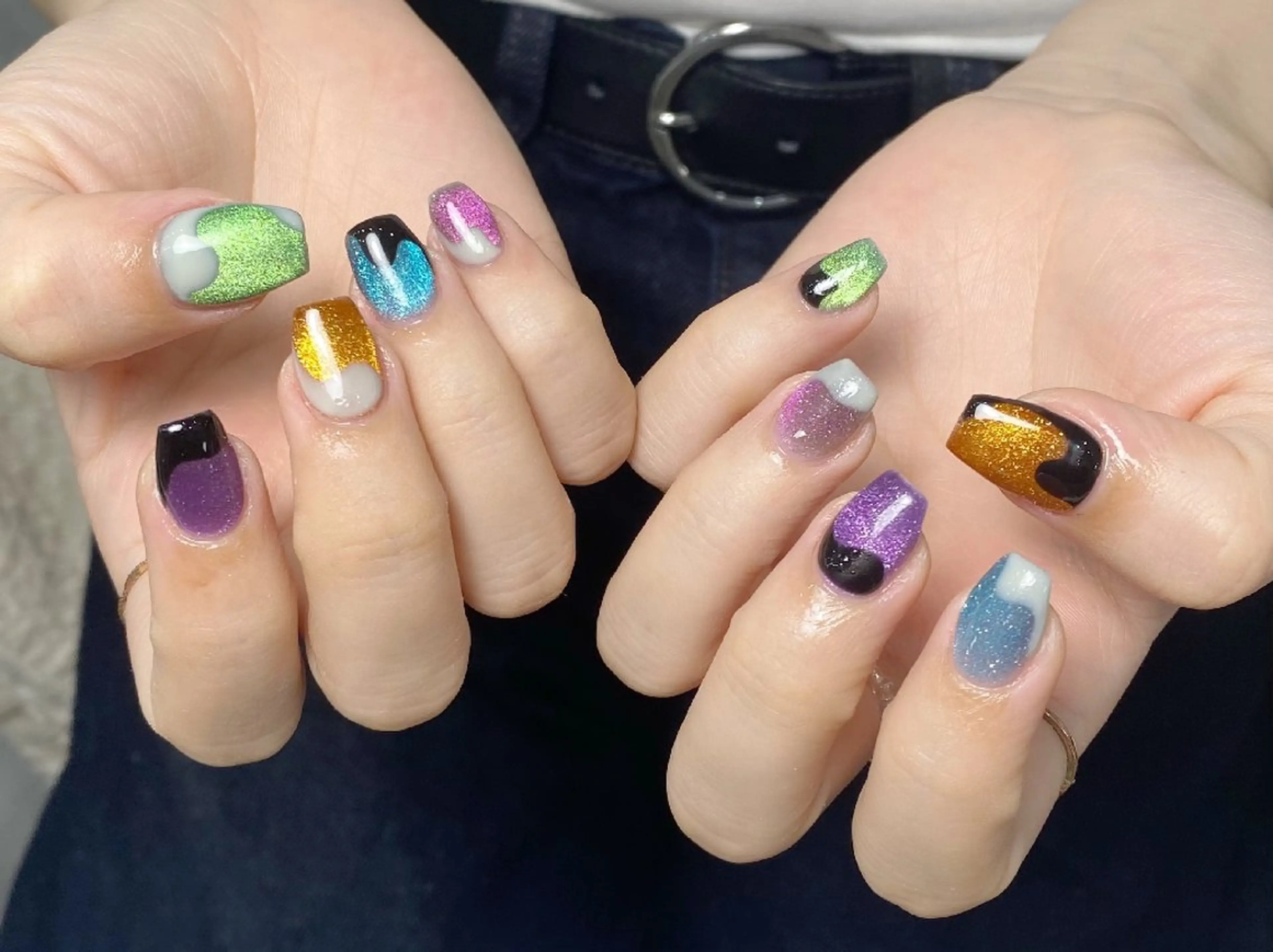 ネイル チークネイル フレンチネイル ジェルネイル ガーリー キラキラネイル ハンドネイル UM Nail Salonのネイルデザイン