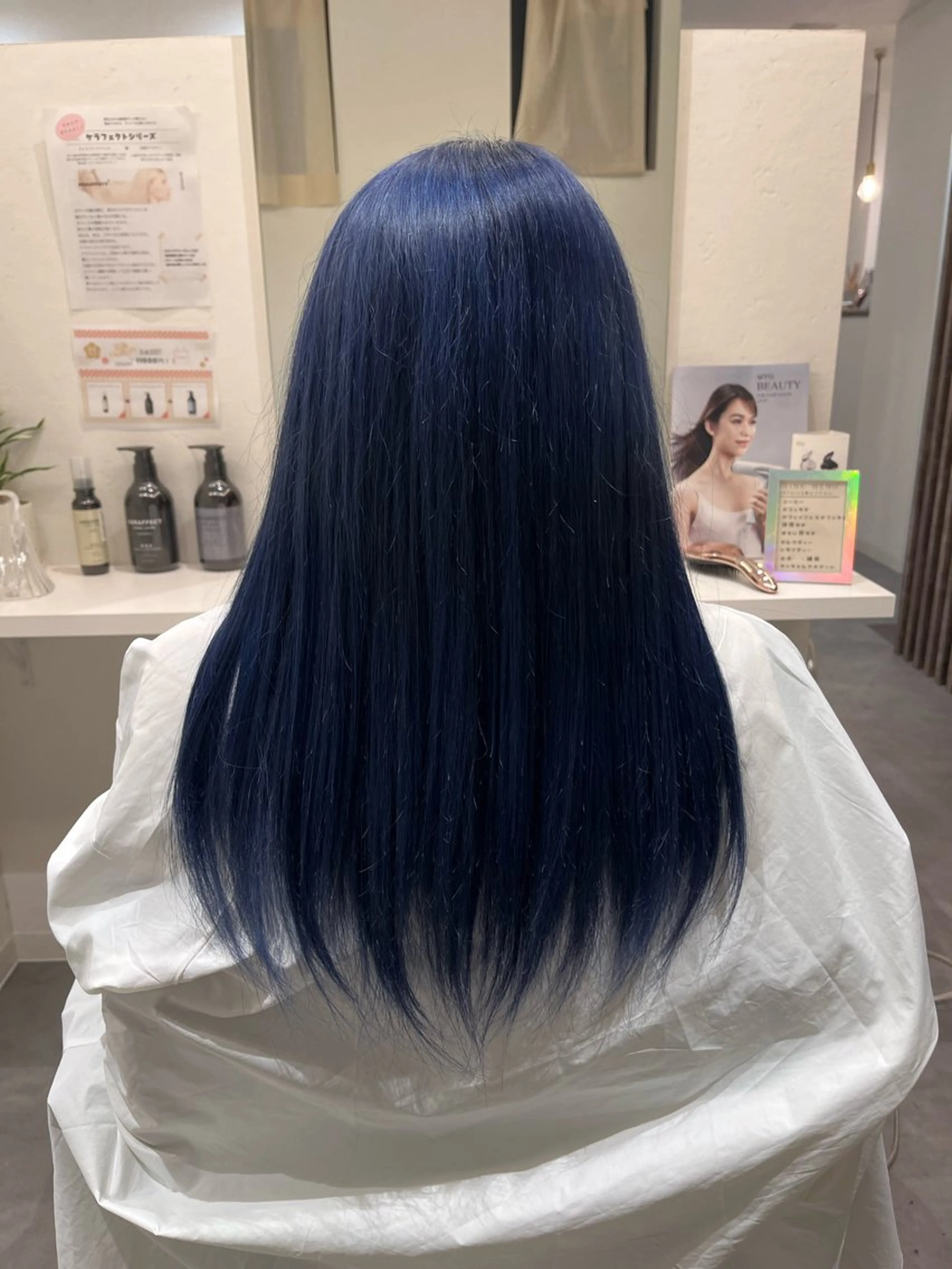 ロング カラー ブリーチ ブルーカラー 青木 稜のヘアスタイル