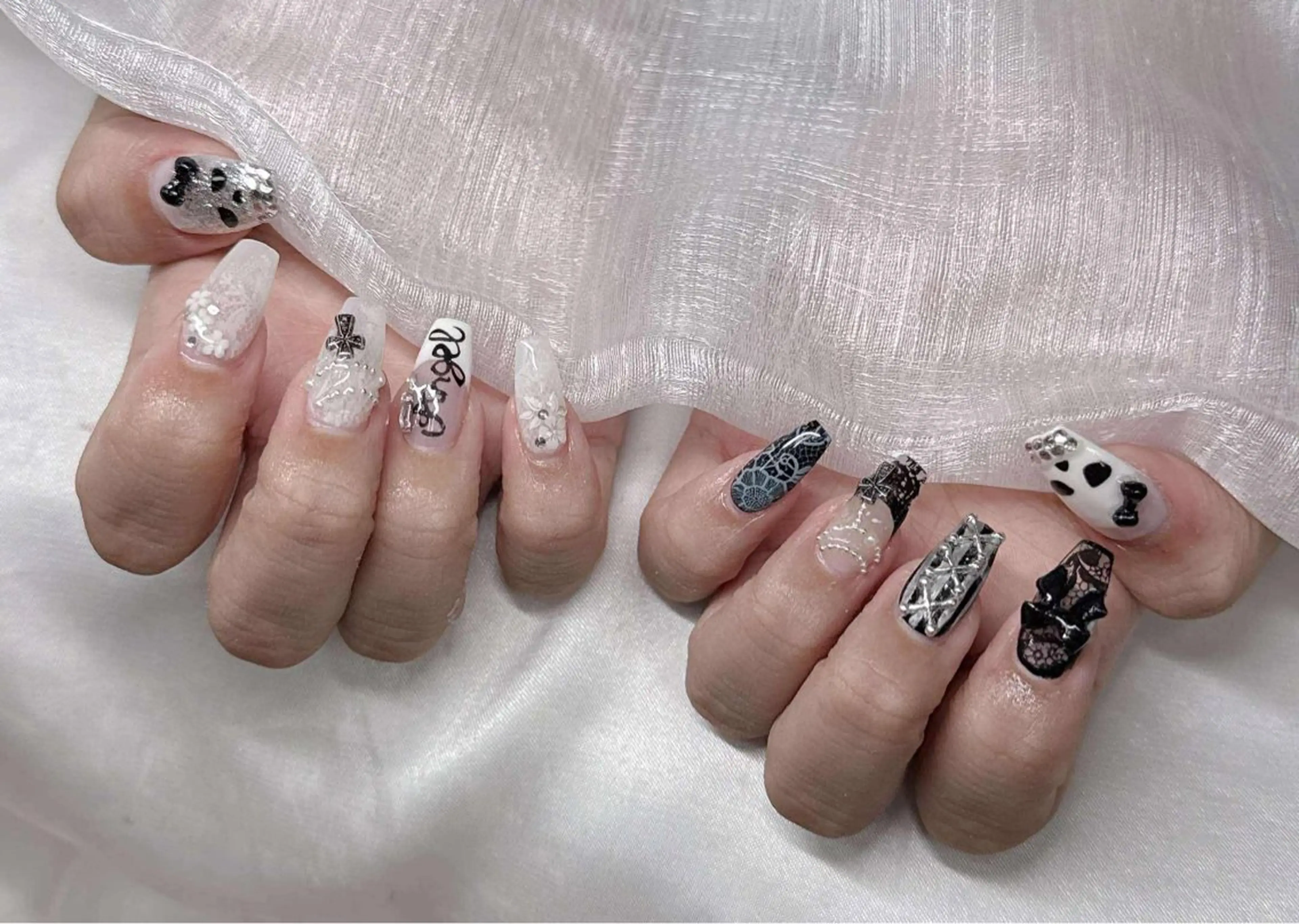 ネイル ハンドネイル Lee Nailsのネイルデザイン
