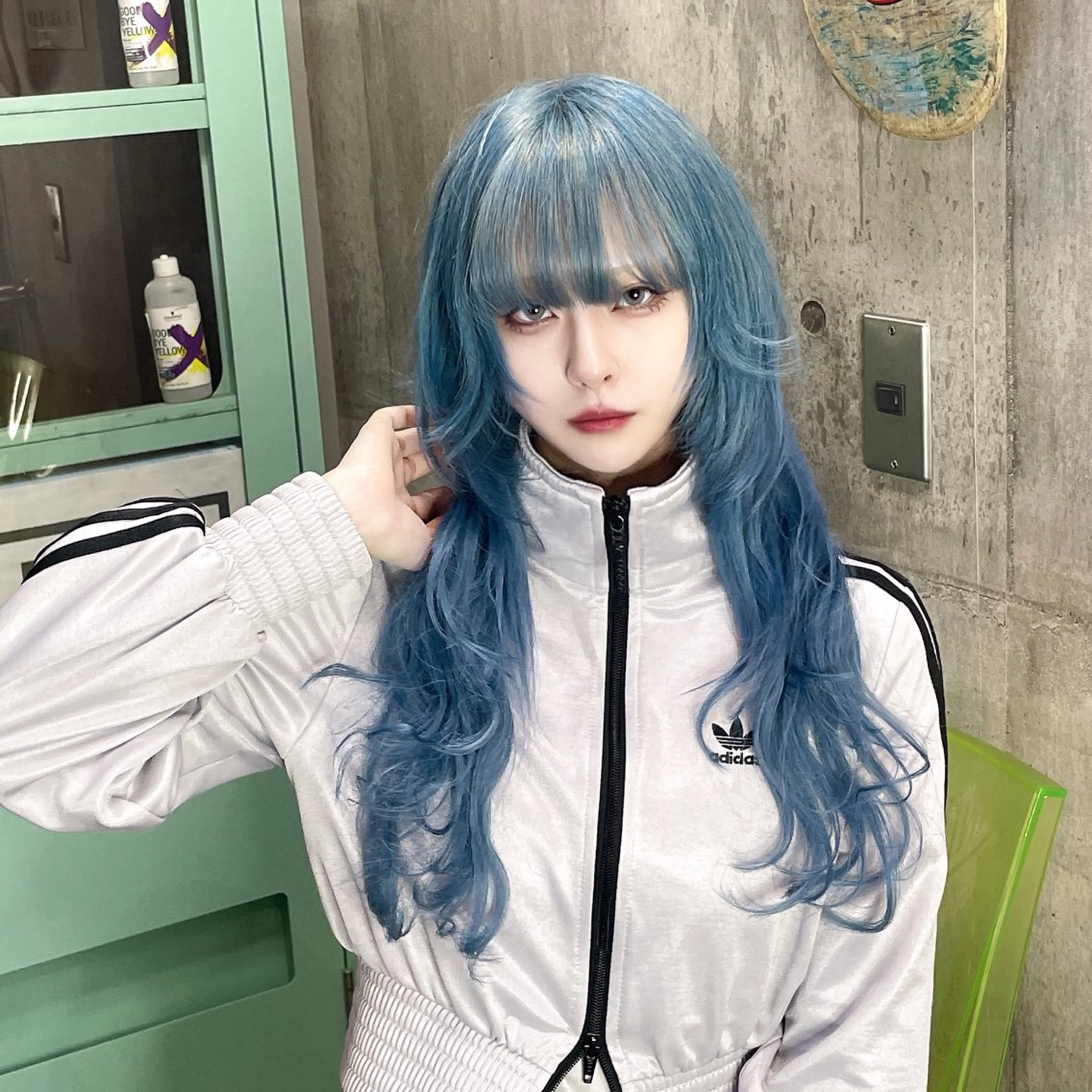 ロング カラー エクステ ロング ウルフカット ホワイト&レイヤーカ ットエクステ長畠俊輔のヘアスタイル