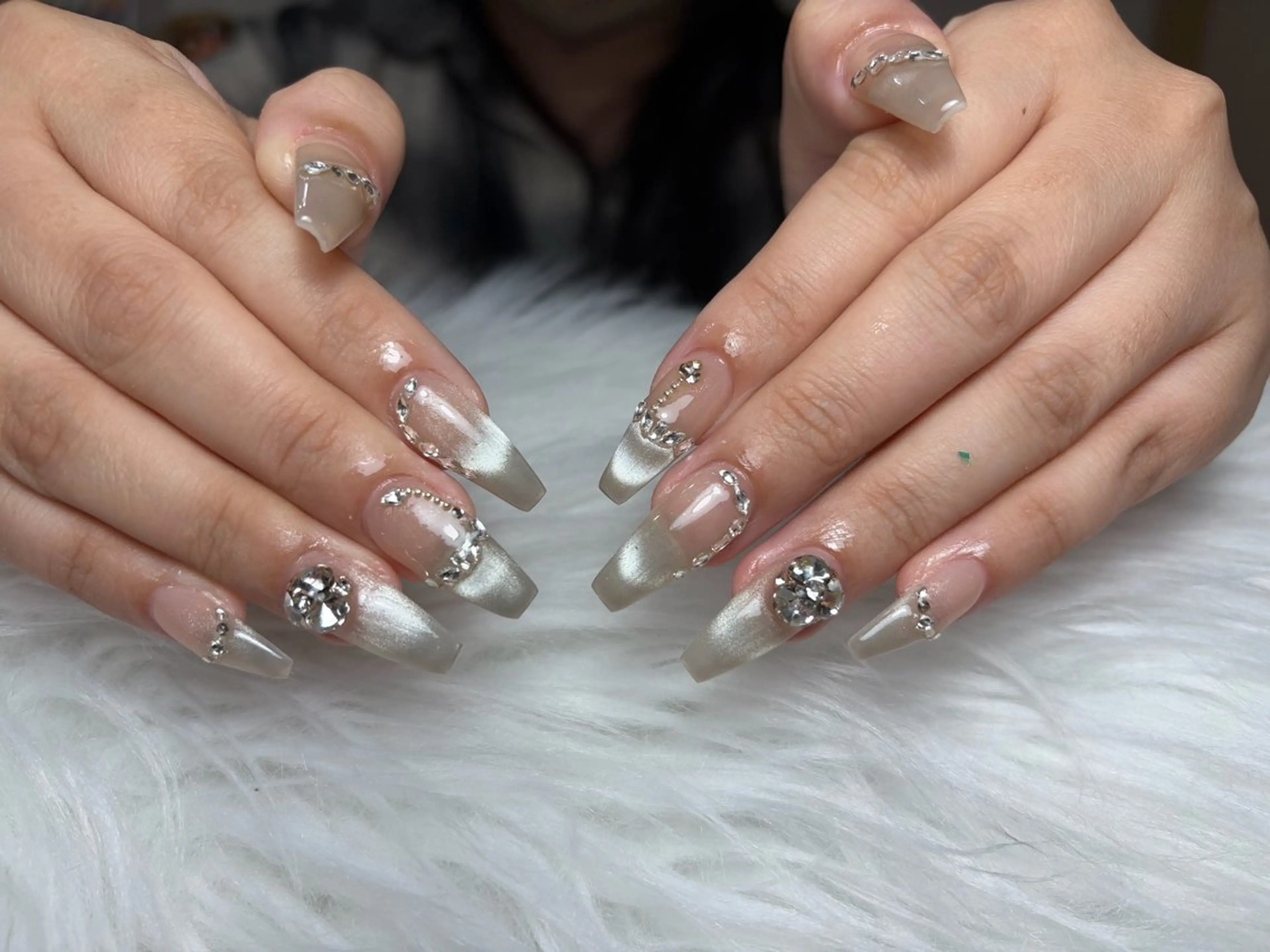 ネイル アートネイル 長さ出し ジェルネイル マグネットネイル ニュアンスネイル ハンドネイル Cloudy Chan Nailのネイルデザイン