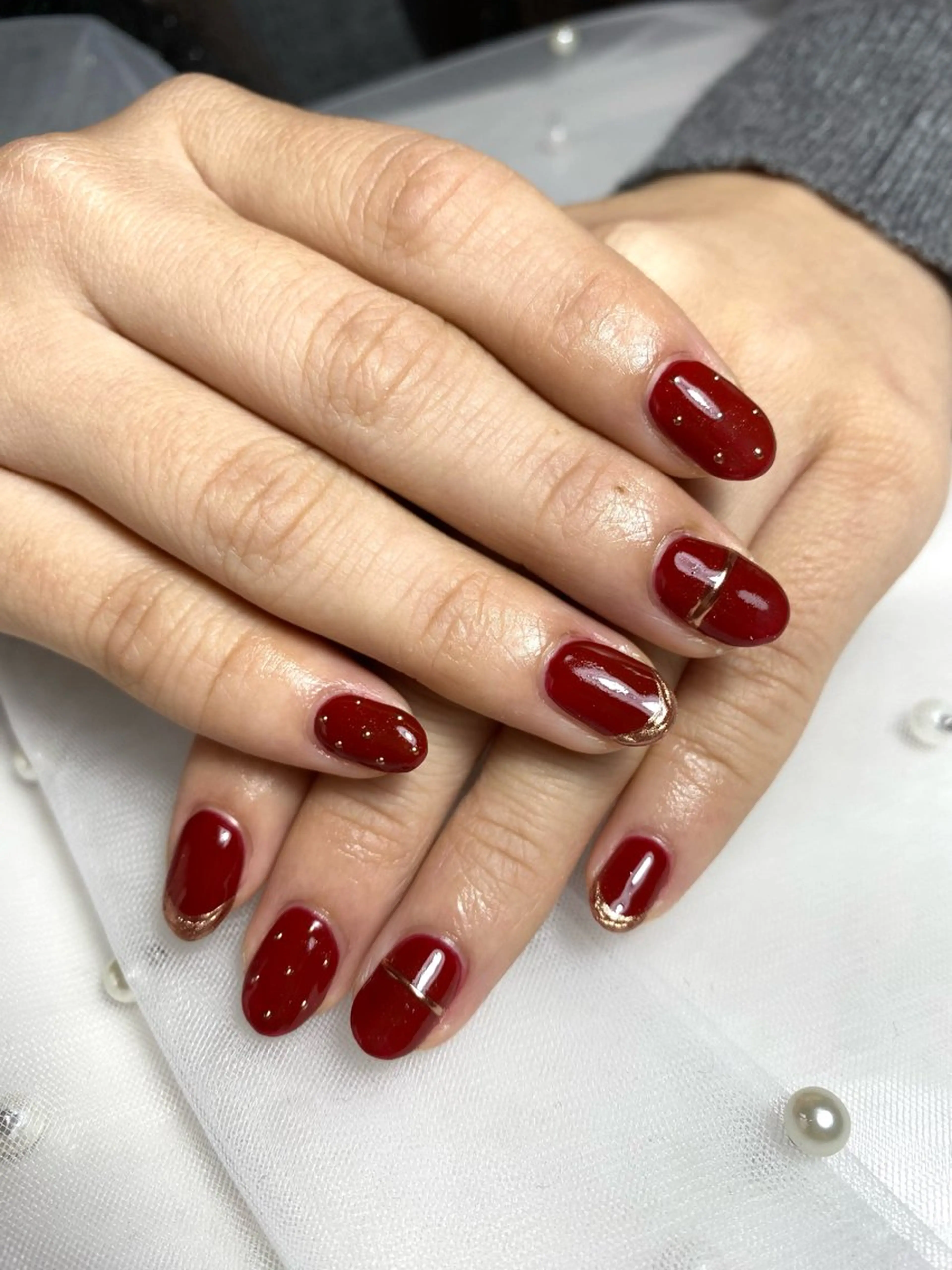 ネイル ボルドー ミラーネイル Nail mimi．のネイルデザイン