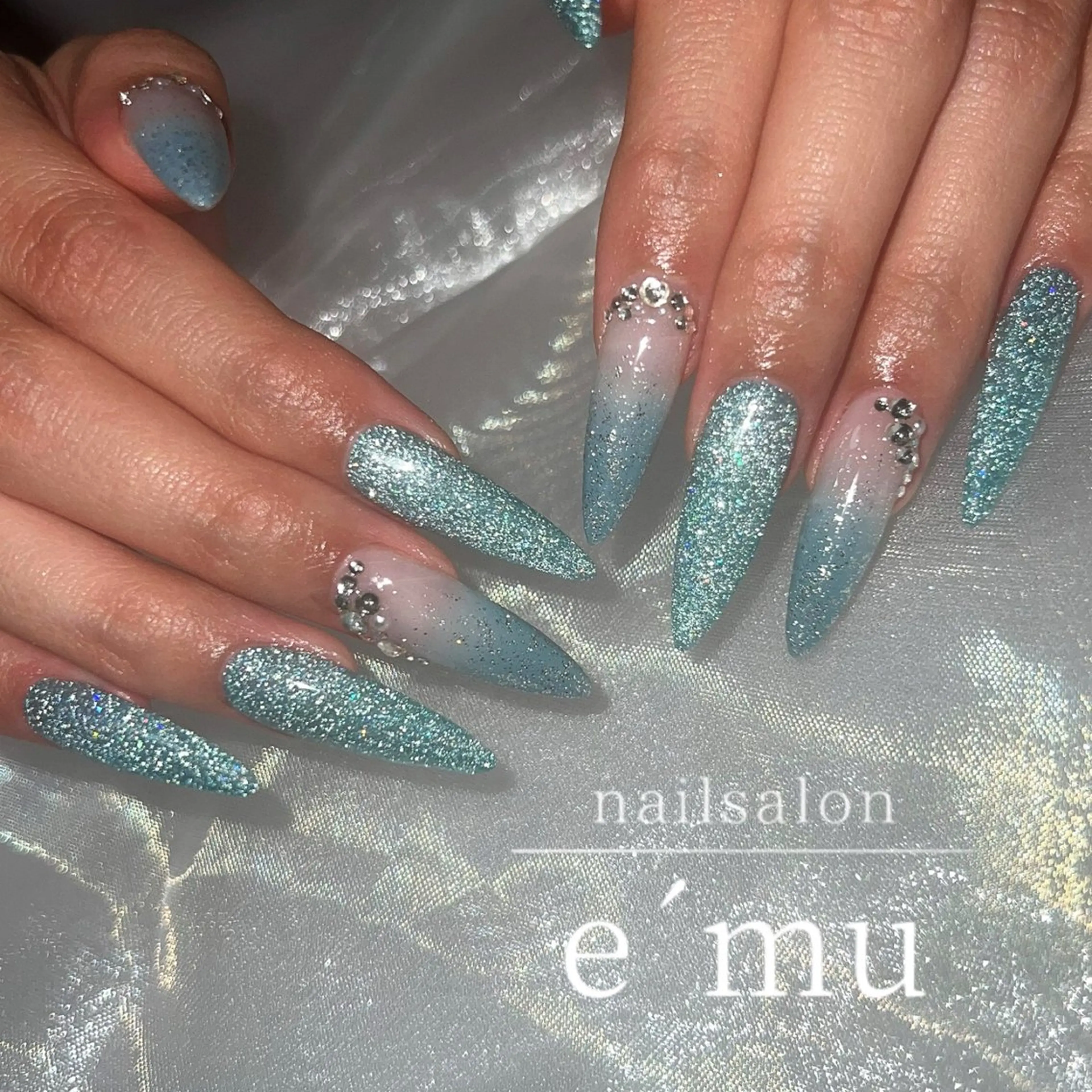 ネイル ブルー フラッシュネイル nailsalon e´muのネイルデザイン