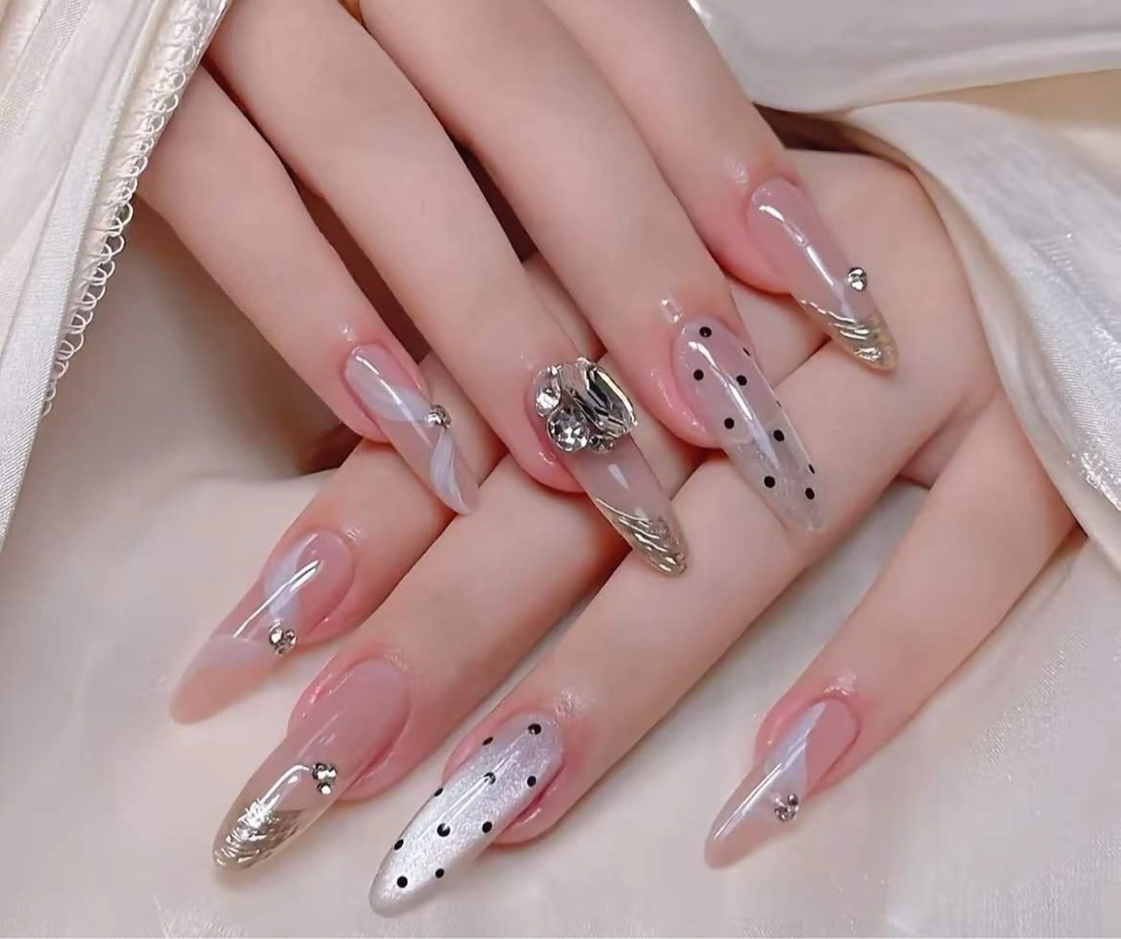 ネイル 小島 阿佑美のネイルデザイン