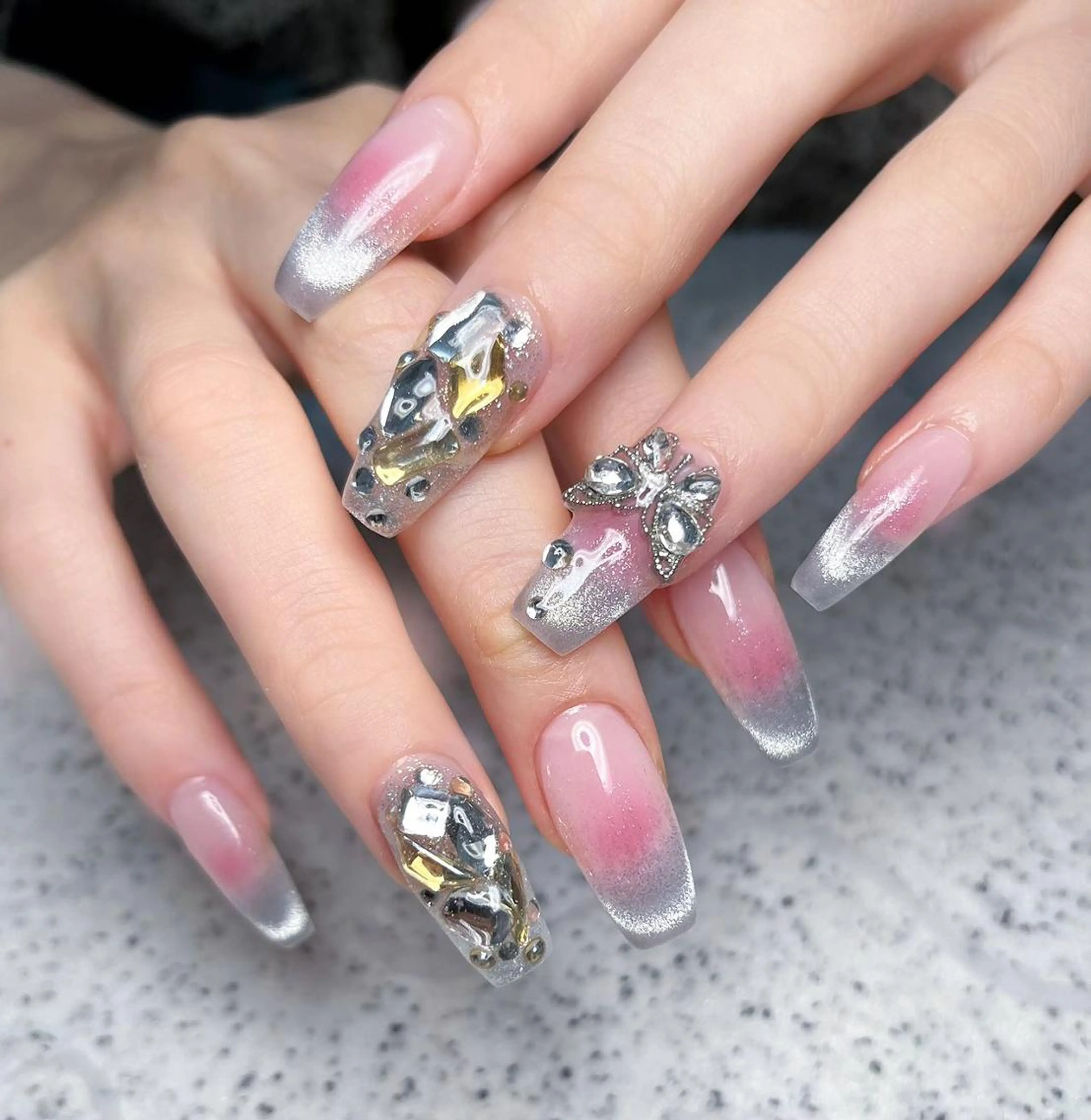 ネイル アートネイル 長さ出し ネイルチップ Queens momoのネイルデザイン