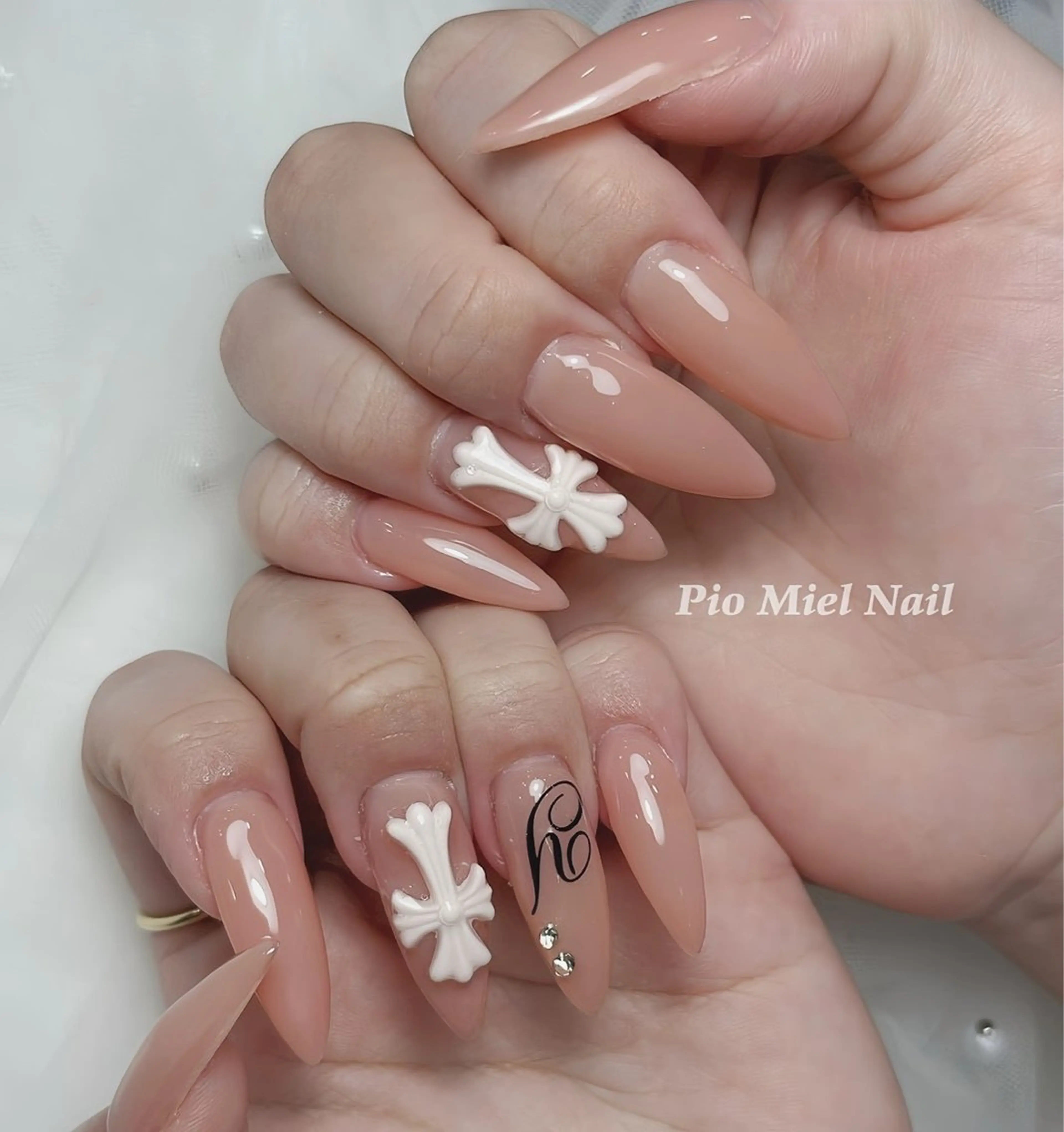 ネイル ハンドネイル HANA 長さだしのネイルデザイン