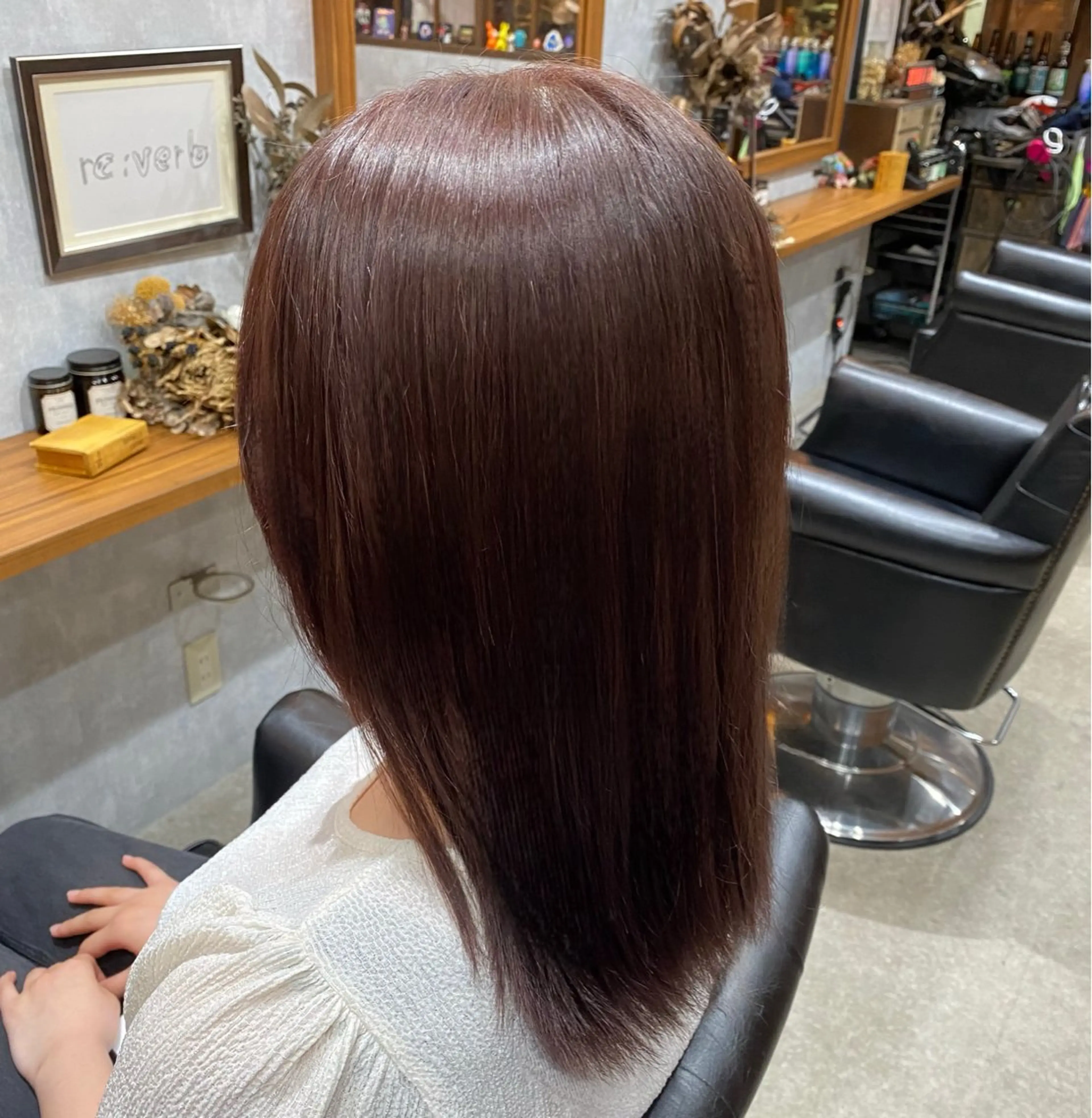 カラー ブリーチ ピンクカラー 今枝莉菜 上品なツヤカラーのヘアスタイル