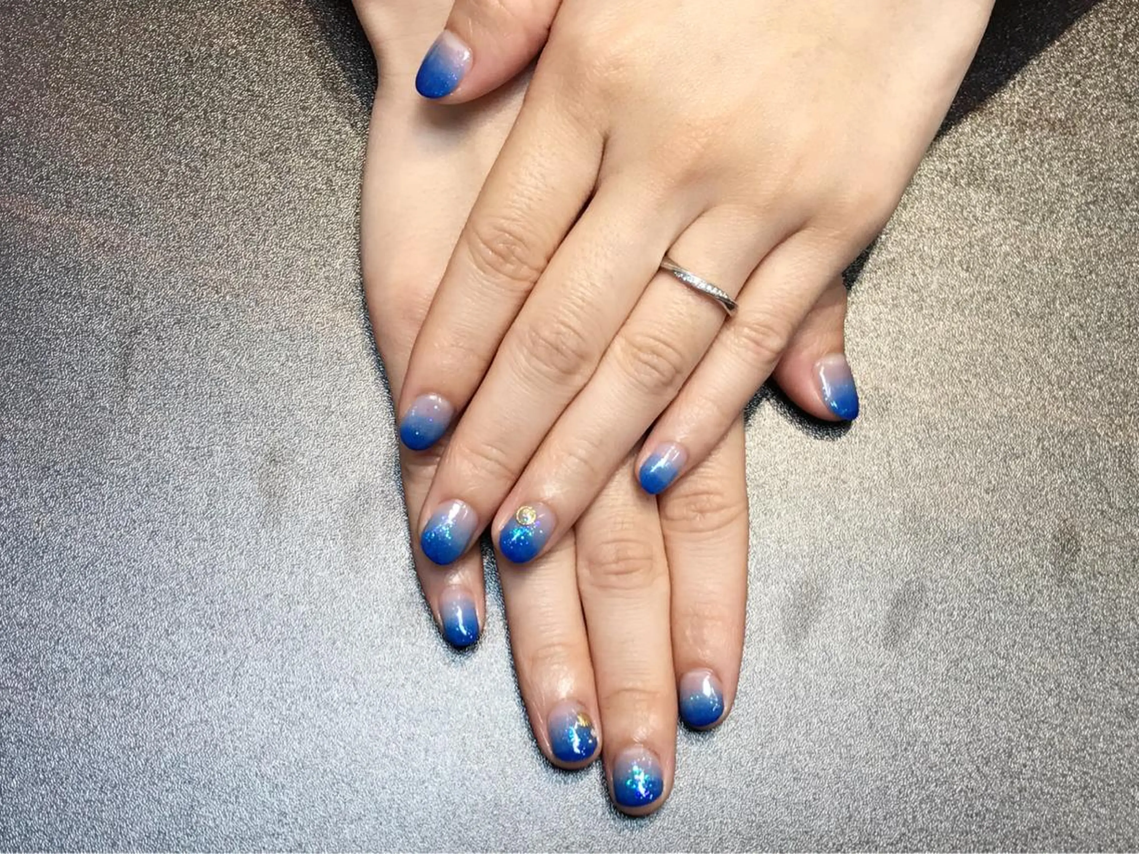 ネイル ブルー ラメ(グリッター) ストーンネイル AMUCI NAIL Shihomiのネイルデザイン