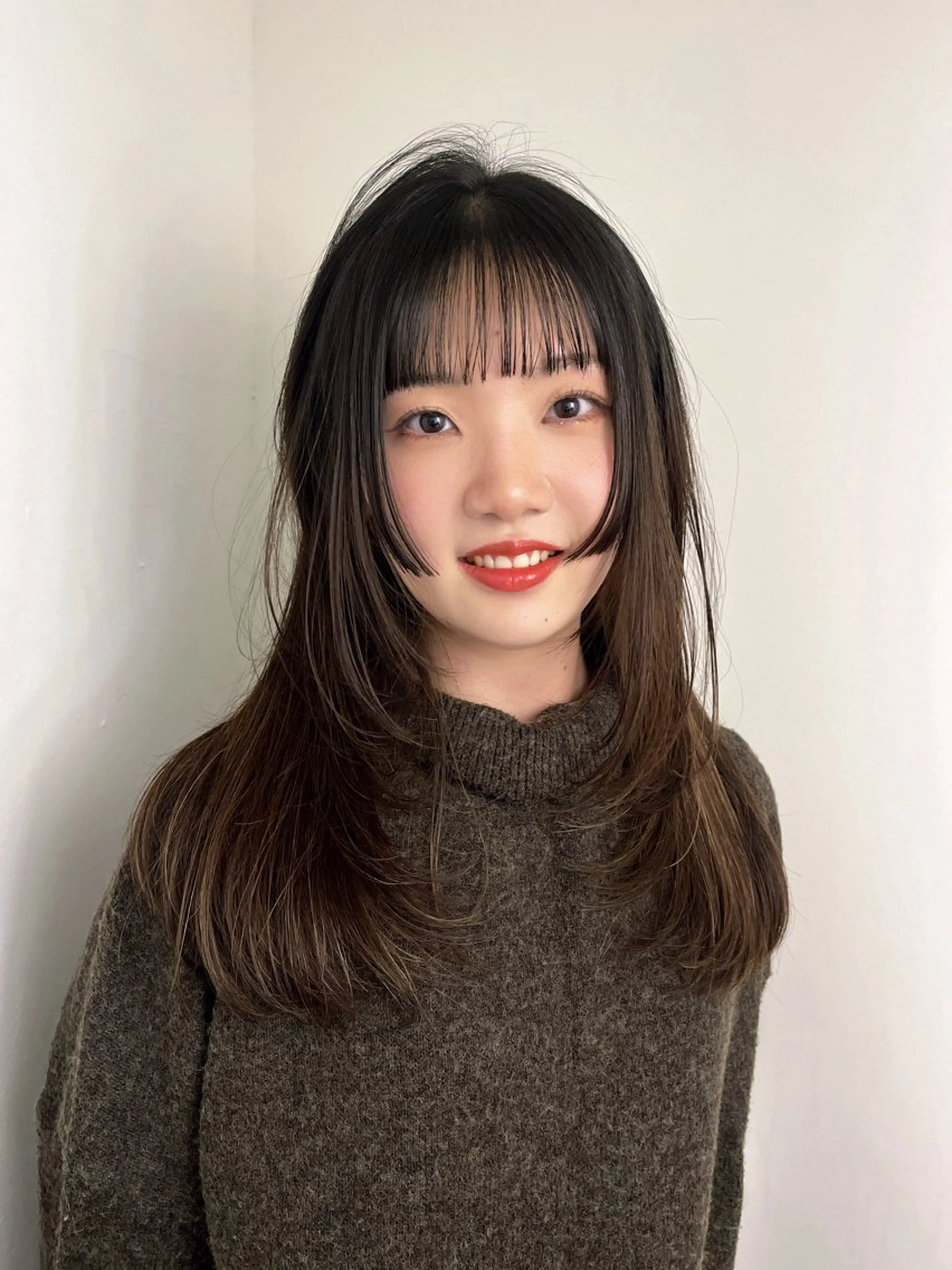 セミロング 姫カット レイヤーカット Airi 韓国y2k ボブパーマのヘアスタイル