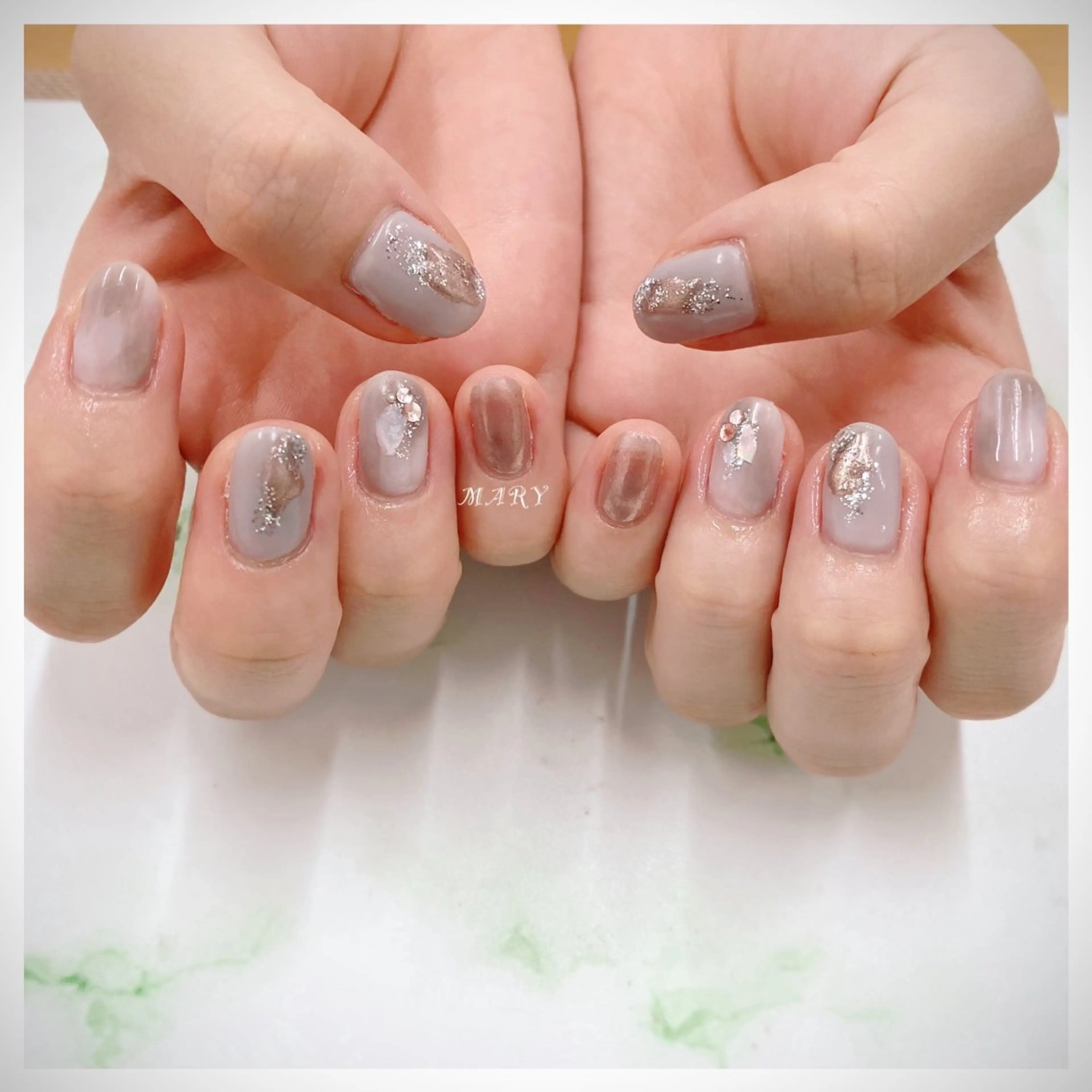 ネイル ミラーネイル ニュアンスネイル ワンカラーネイル ハンドネイル Mary nail .narumiのネイルデザイン