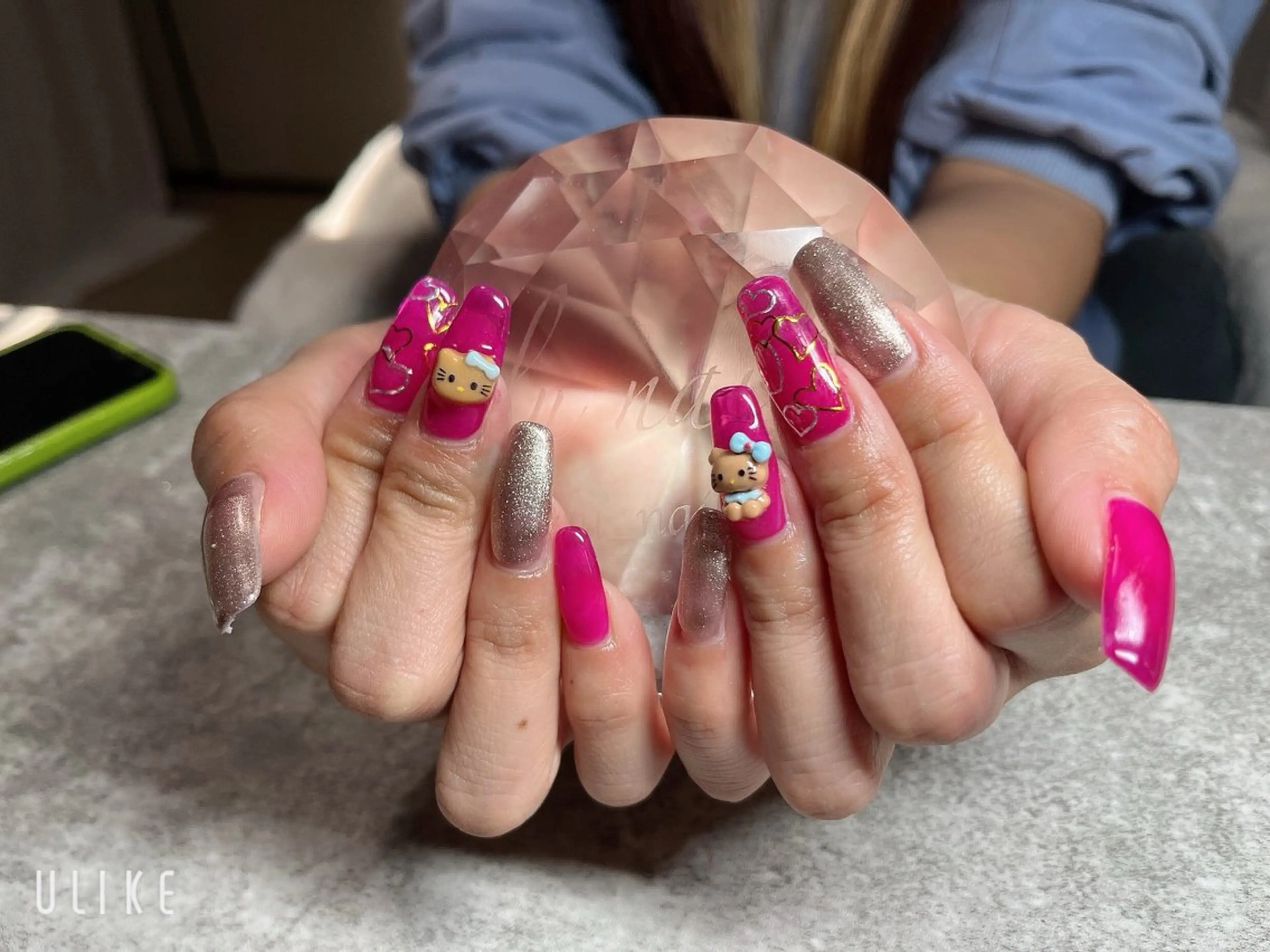 ネイル 持ち込み 佐野 愛美のネイルデザイン