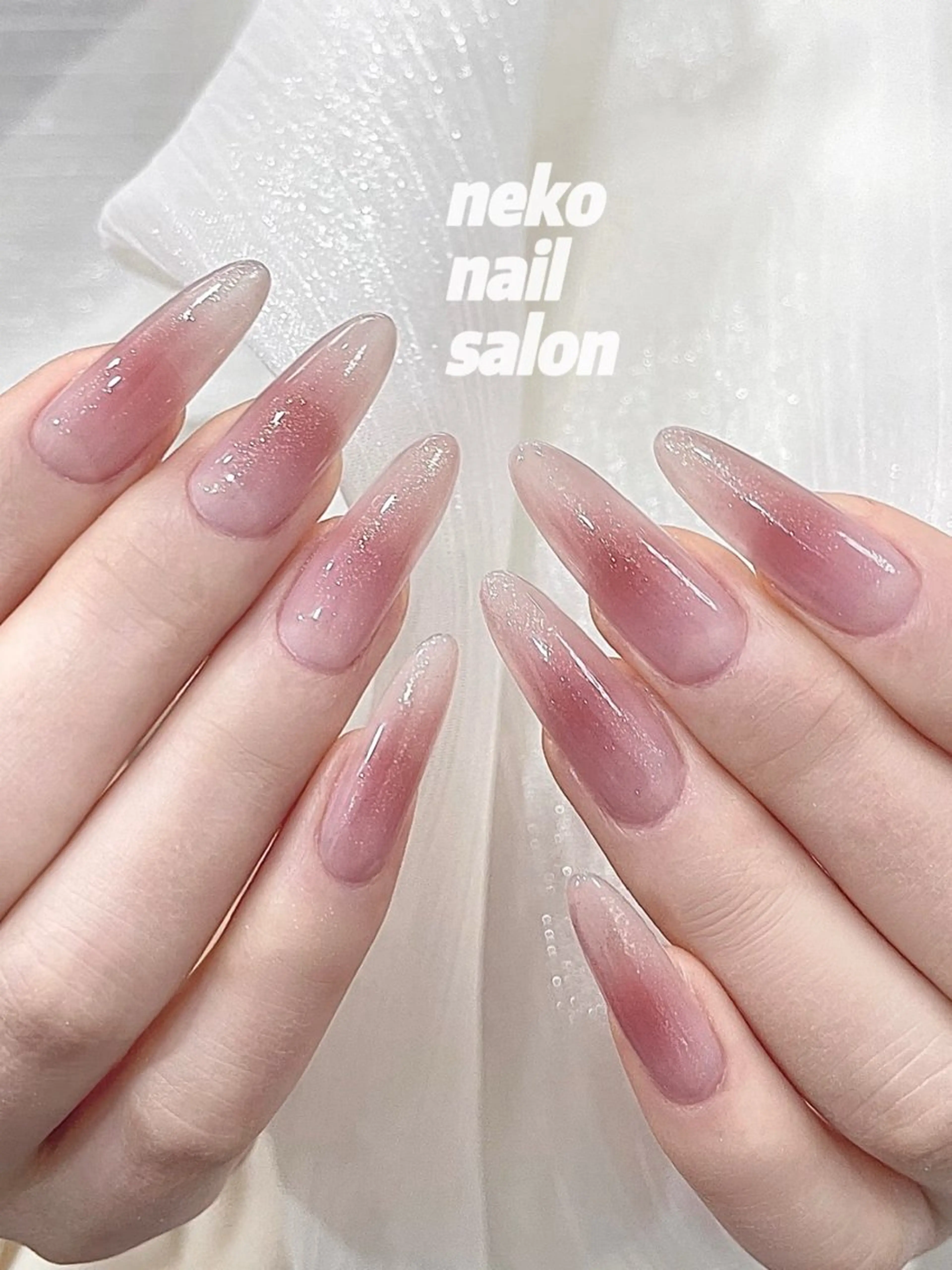 ネイル チークネイル ラメ(グリッター) ワンホンネイル neko nailのネイルデザイン