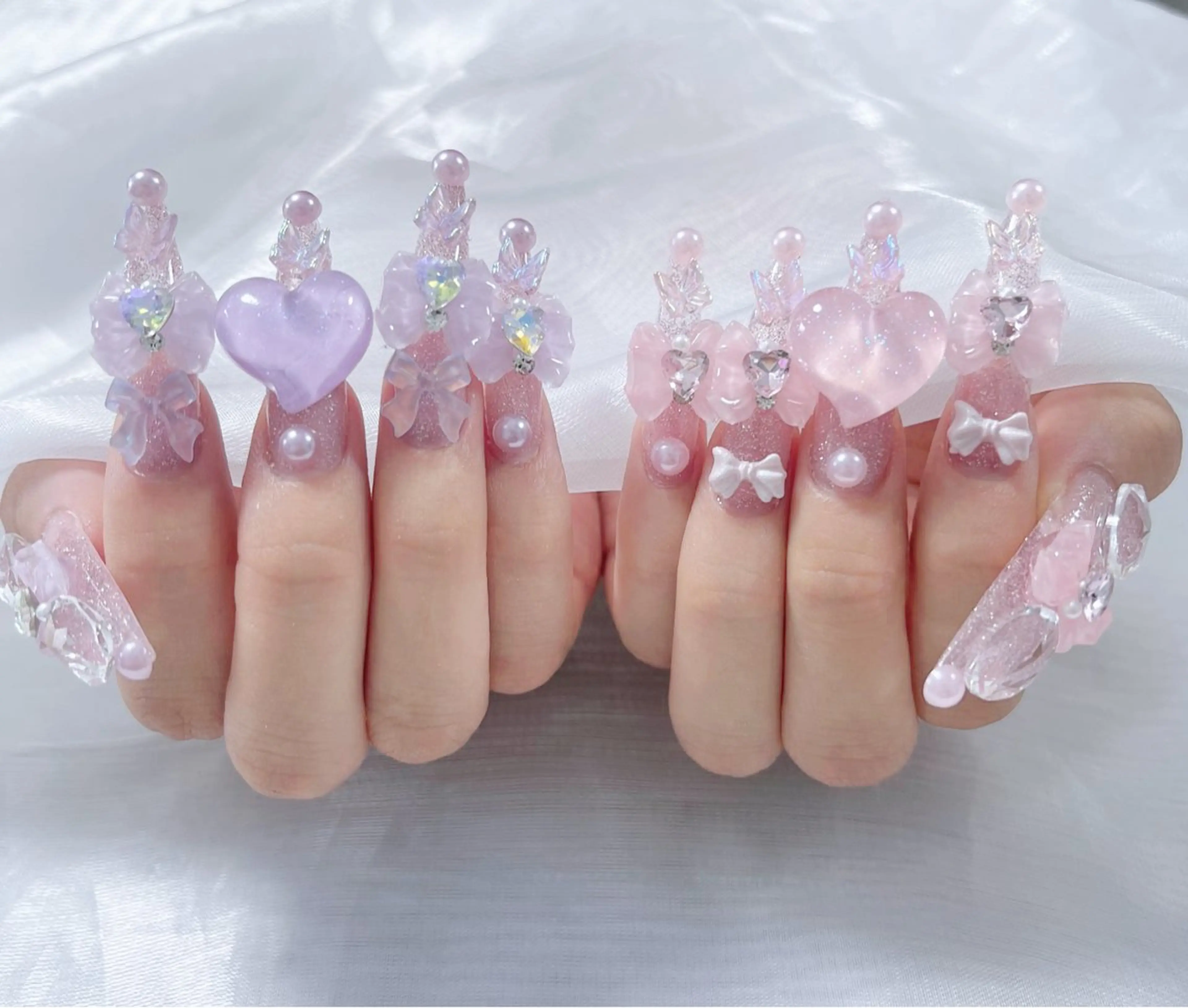 ネイル オーロラネイル クリアネイル フラッシュネイル ジェルネイル グラデーション ハンドネイル Amee Nail Salonのネイルデザイン