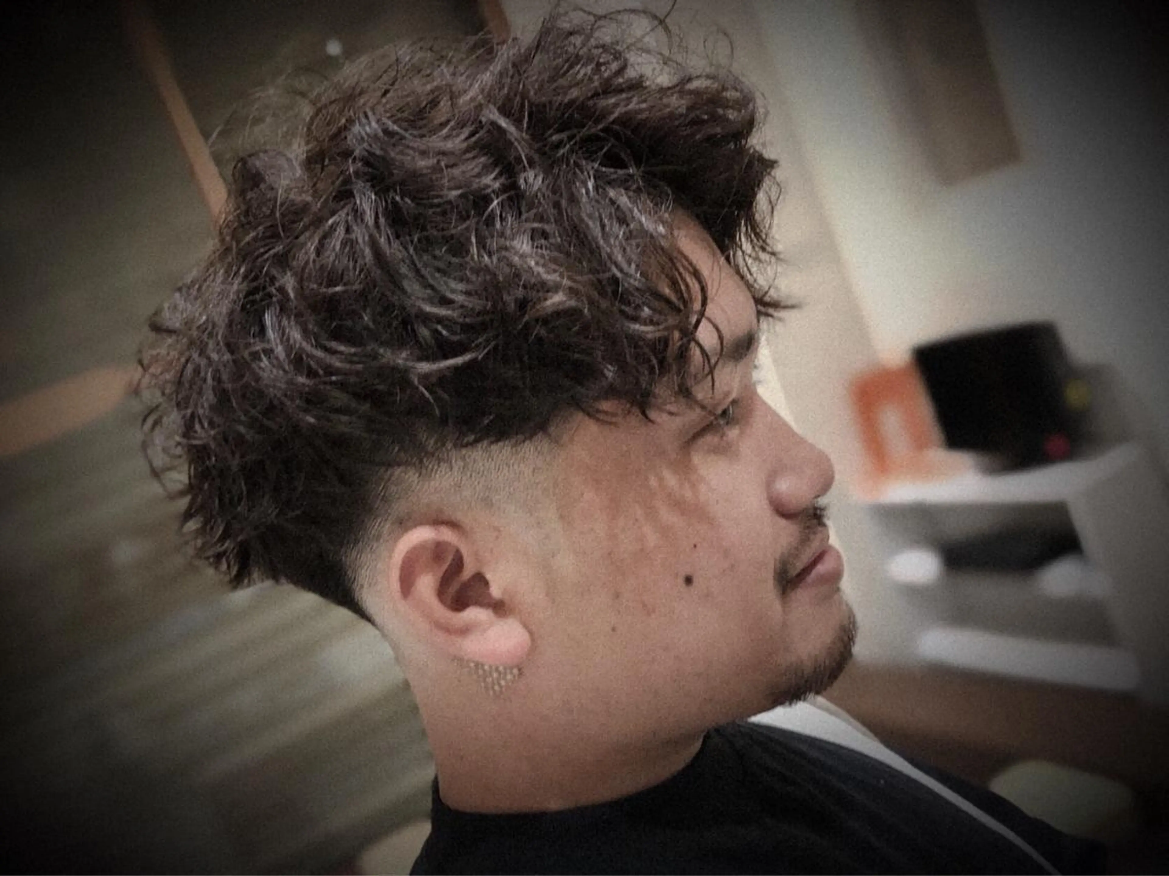 パーマ メンズ フェードカット スキンフェード 守屋 智紀のヘアスタイル