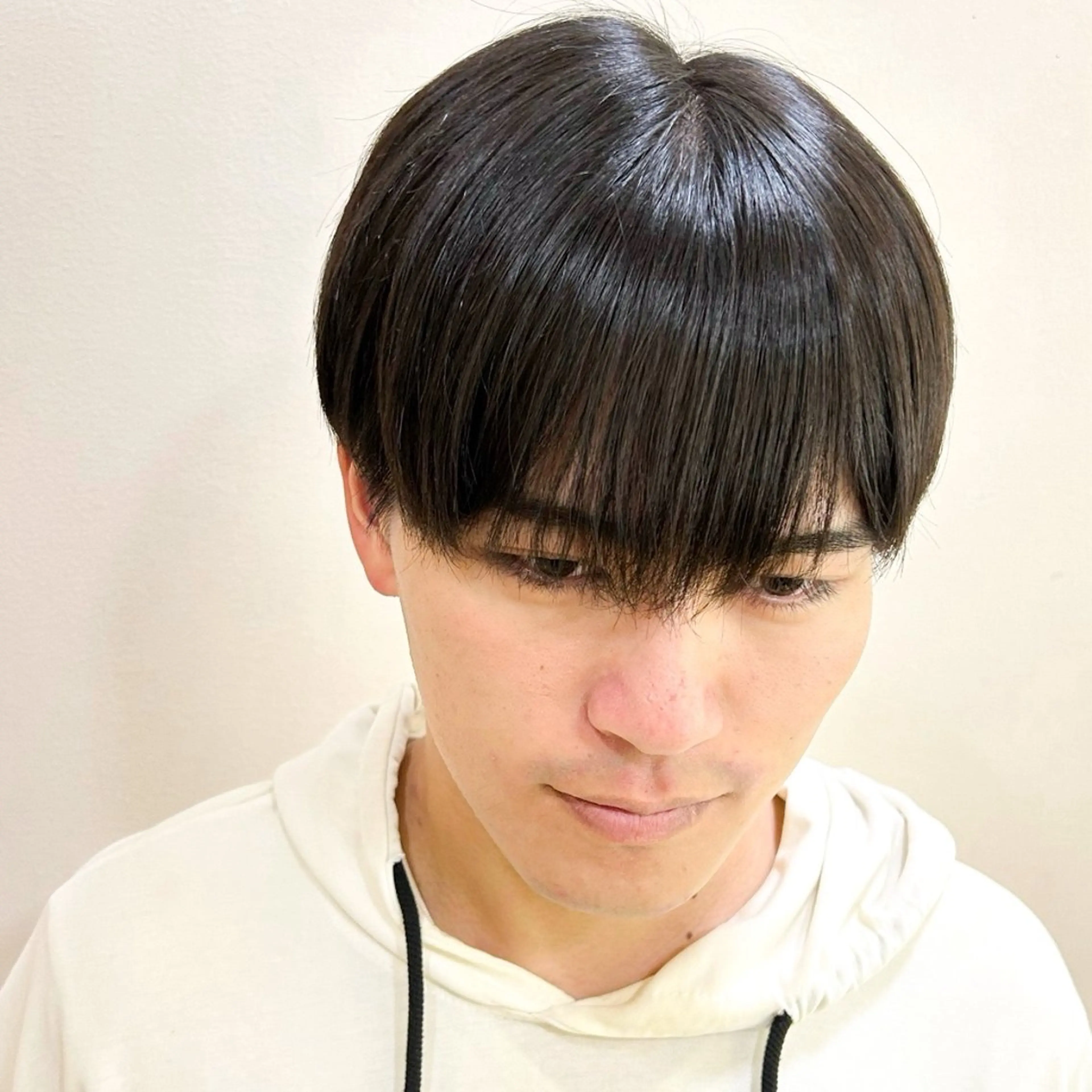 ショート メンズ マッシュ シースルーバング 縮毛矯正 デザインカラー/ 推しの配色　肥後のヘアスタイル