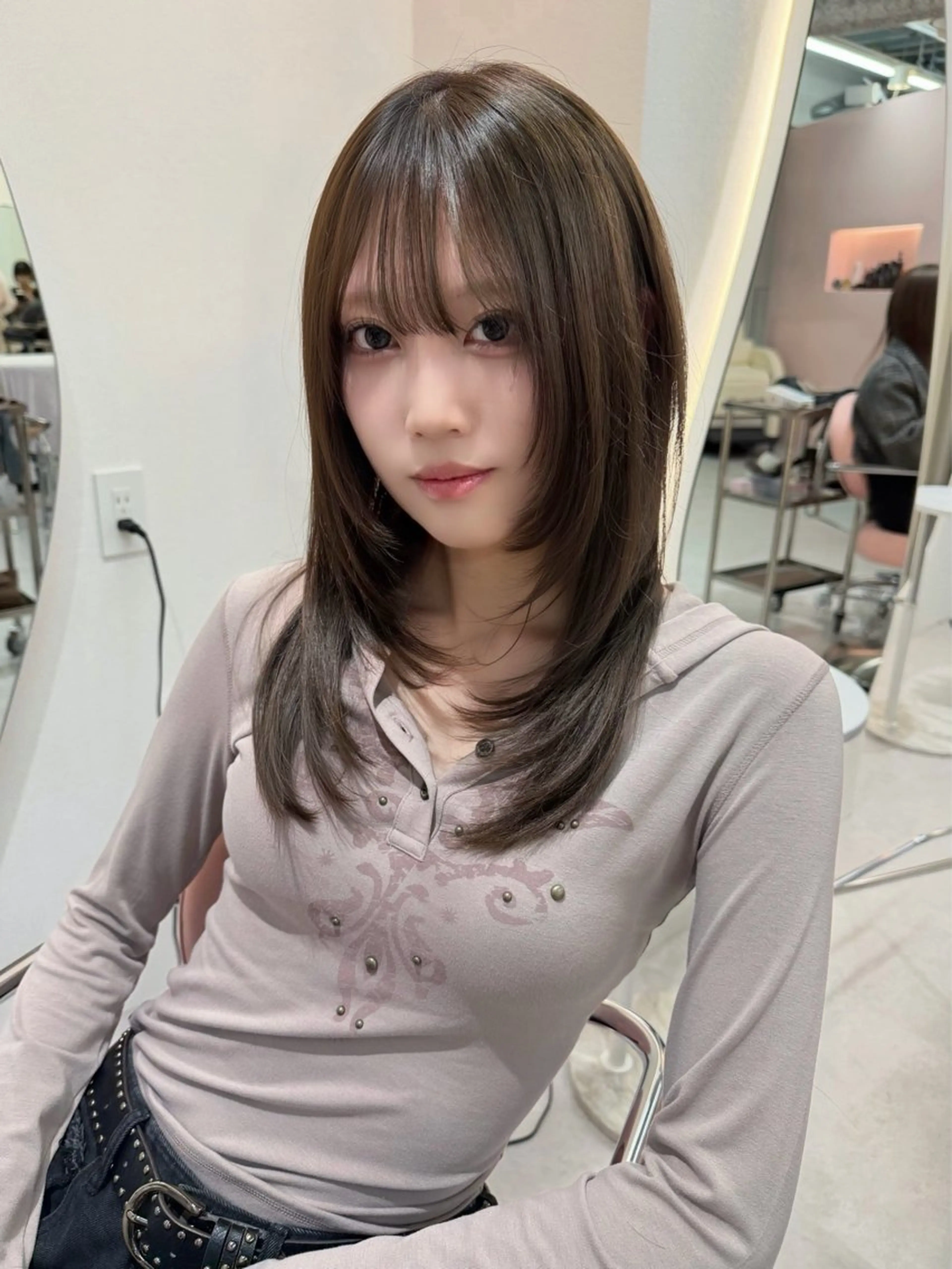 セミロング カット ヘアカラー トリートメント RiA/レイヤーカッ ト/ハッシュカットのヘアスタイル