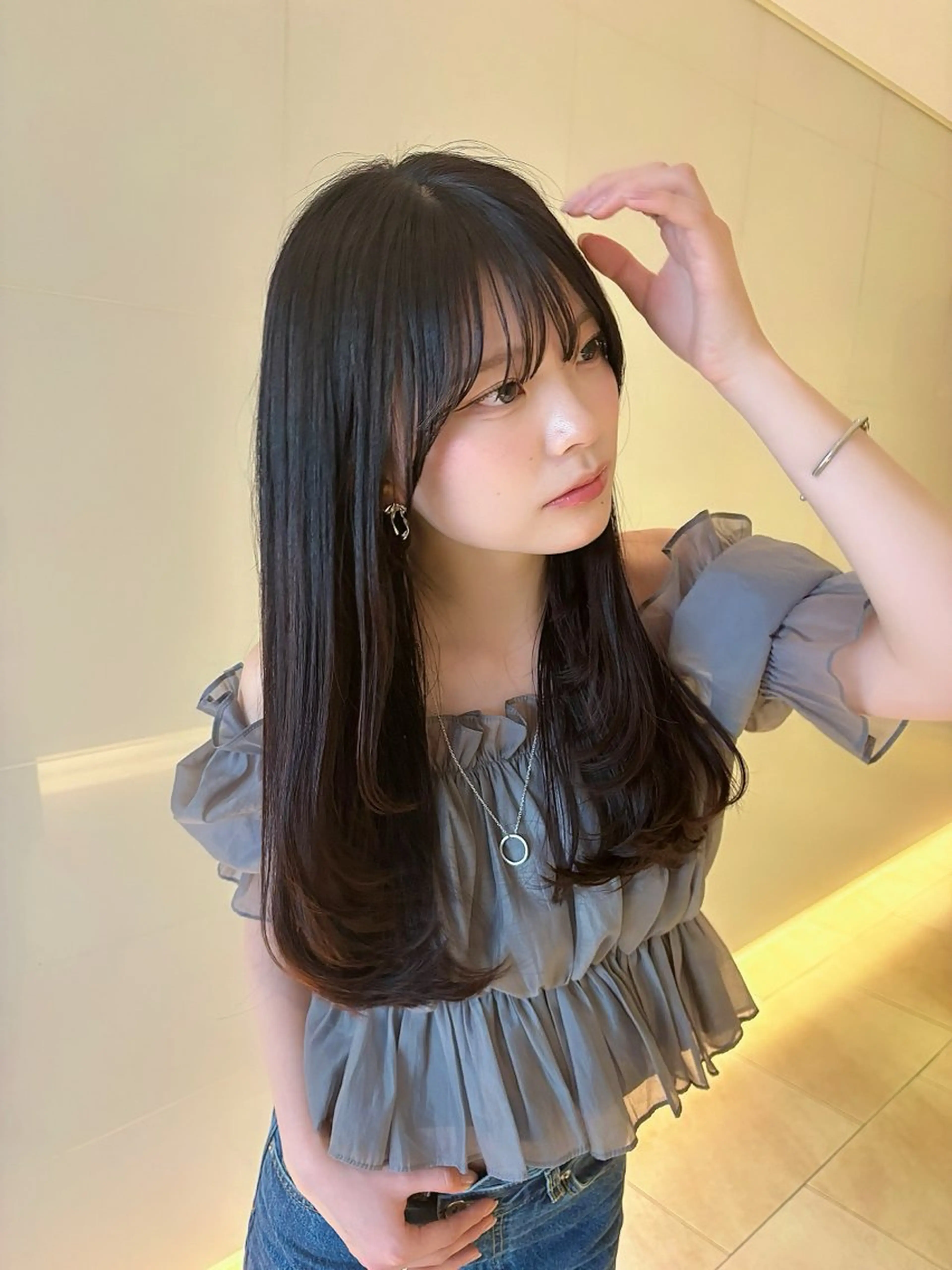 ロング 顔まわりレイヤー 顔周りカット レイヤーカット カット ヘアカラー トリートメント Ayano‪‪🎀似 合わせ×透明感🎀のヘアスタイル