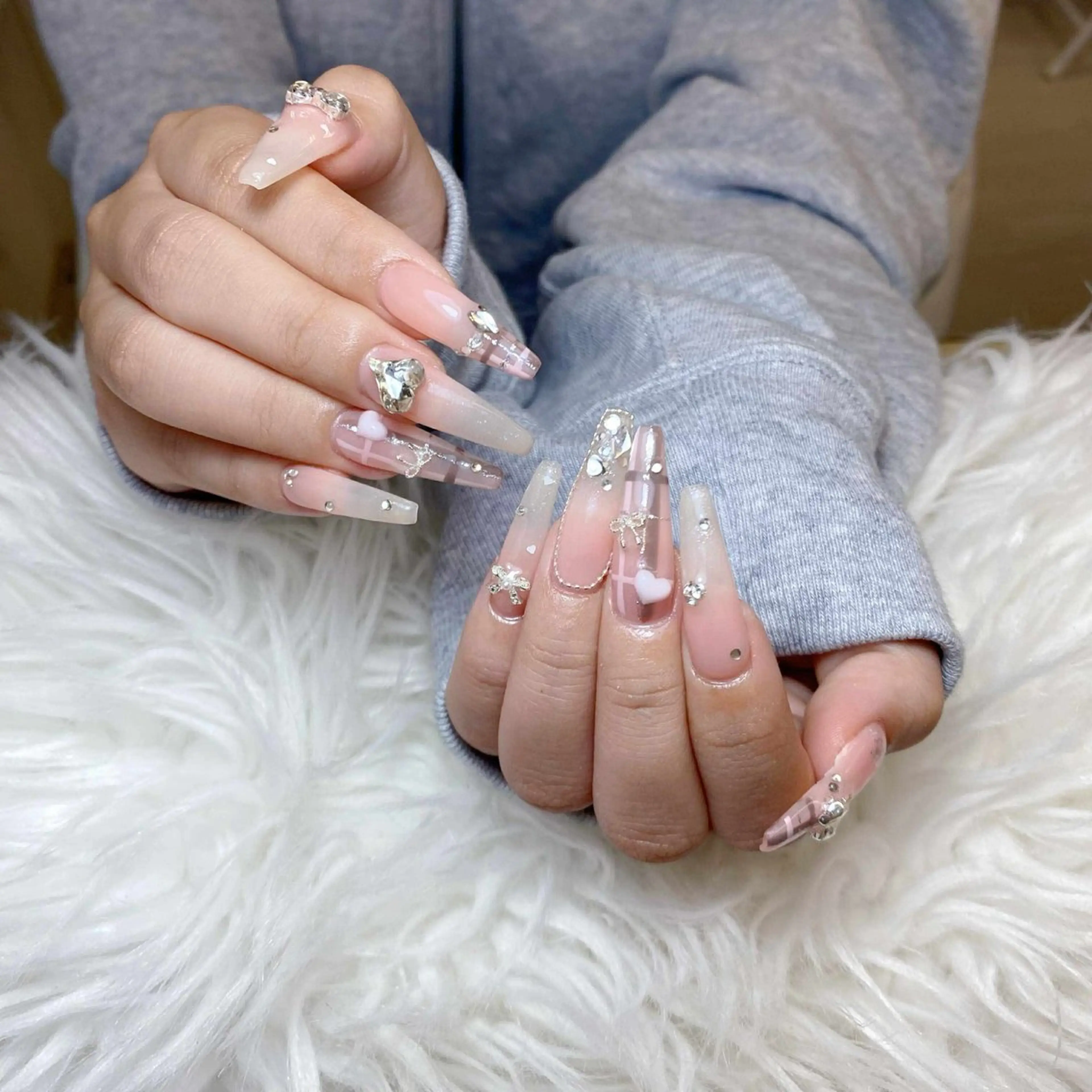 ネイル アートネイル オーロラネイル チークネイル 長さ出し フットネイル Noiranail_ studio川越西口のネイルデザイン