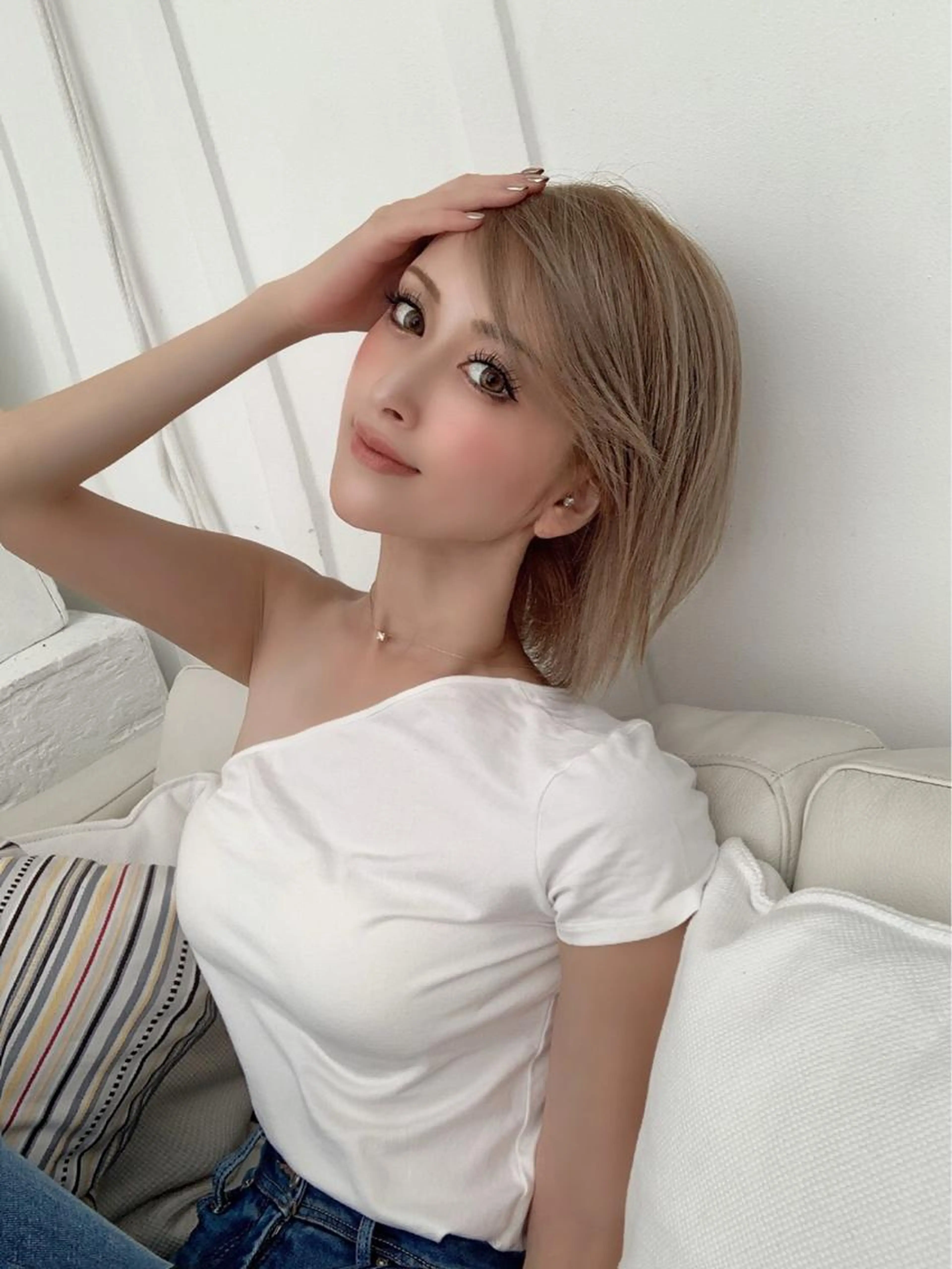 【前髪失敗した方．前髪イメチェン大好評】 前髪シールエクステ10本(レミーシール.ハーフサイズ)の写真