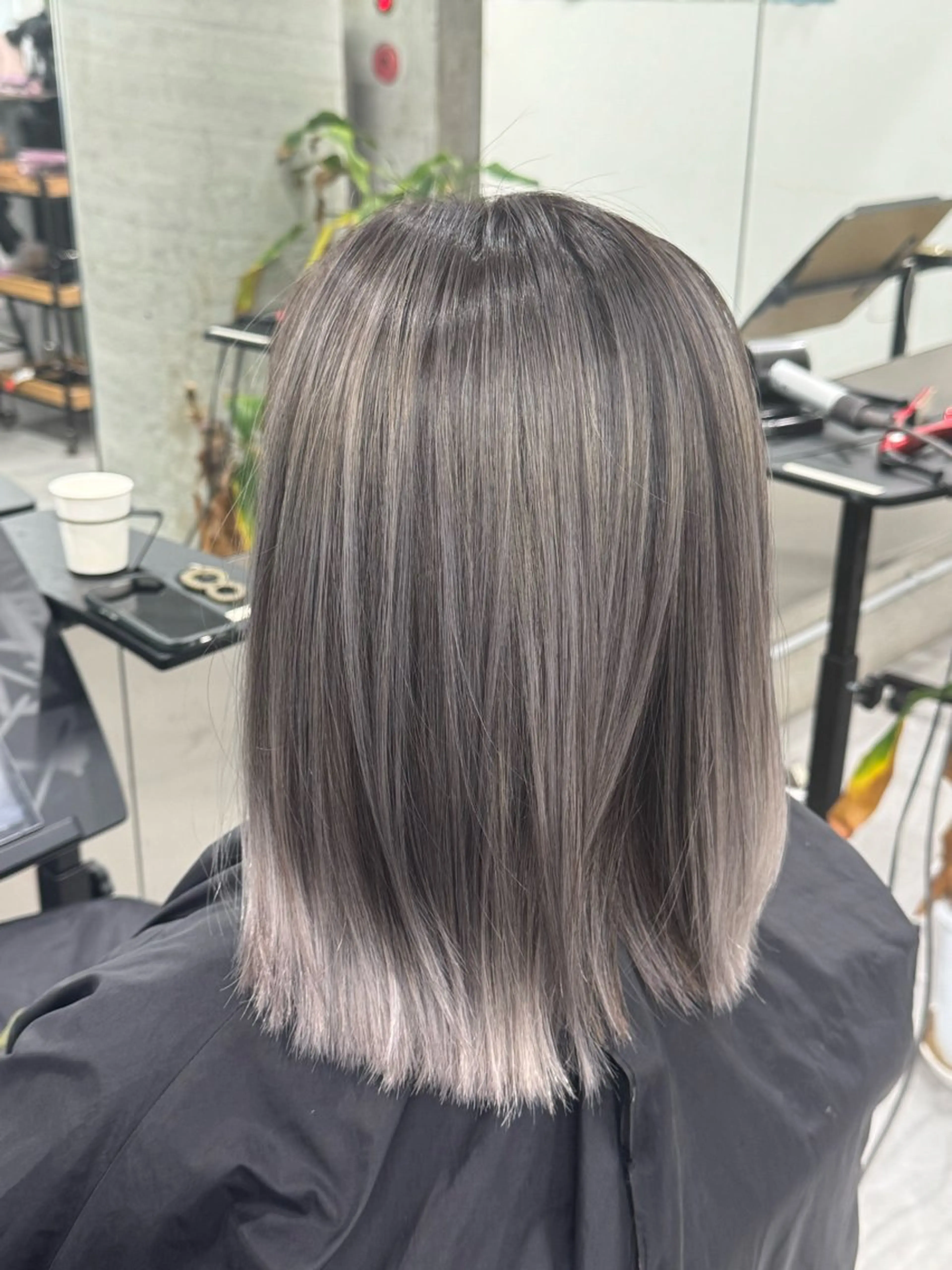 ミディアム カラー バレイヤージュ レイヤーカット ヘアカラー トリートメント 艶髪✨ブリーチ職人 井手正康のヘアスタイル