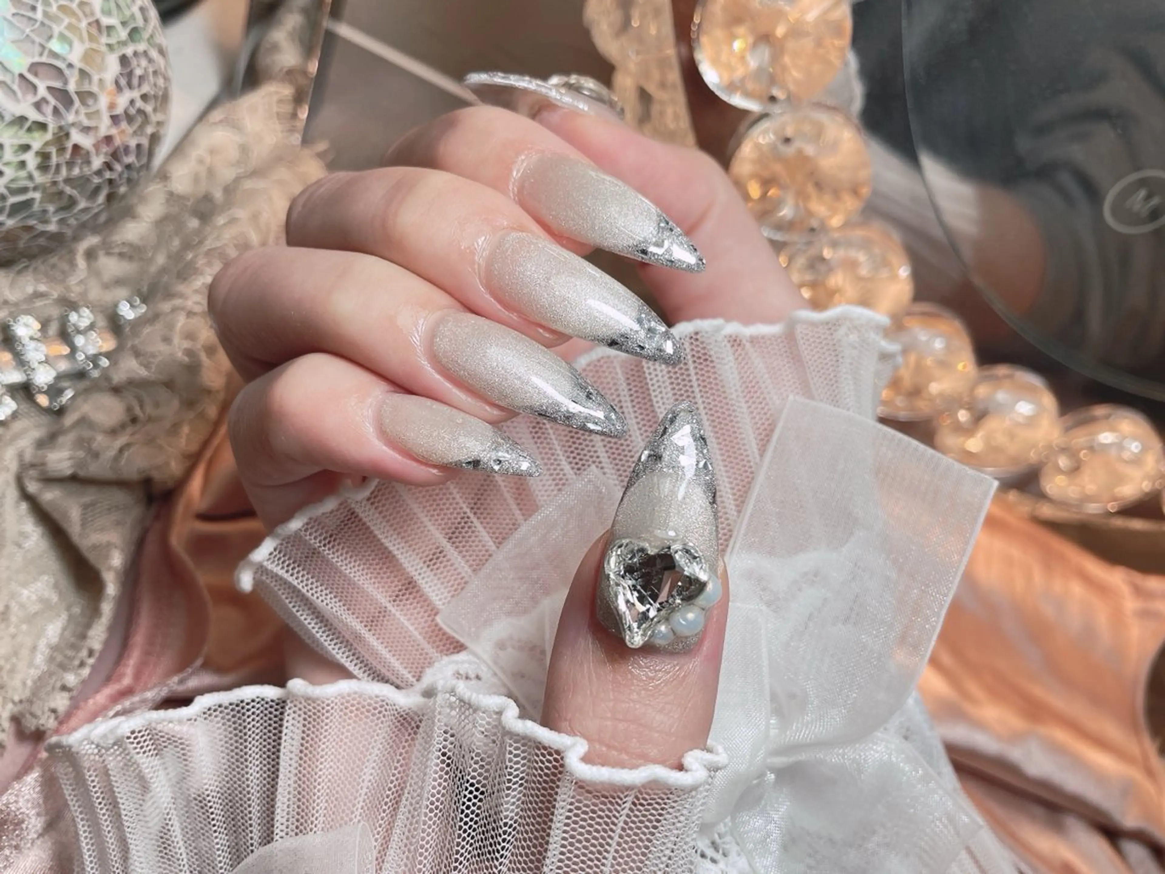 ネイル 23時まで❤︎韓国、 ワンホンネイルのネイルデザイン