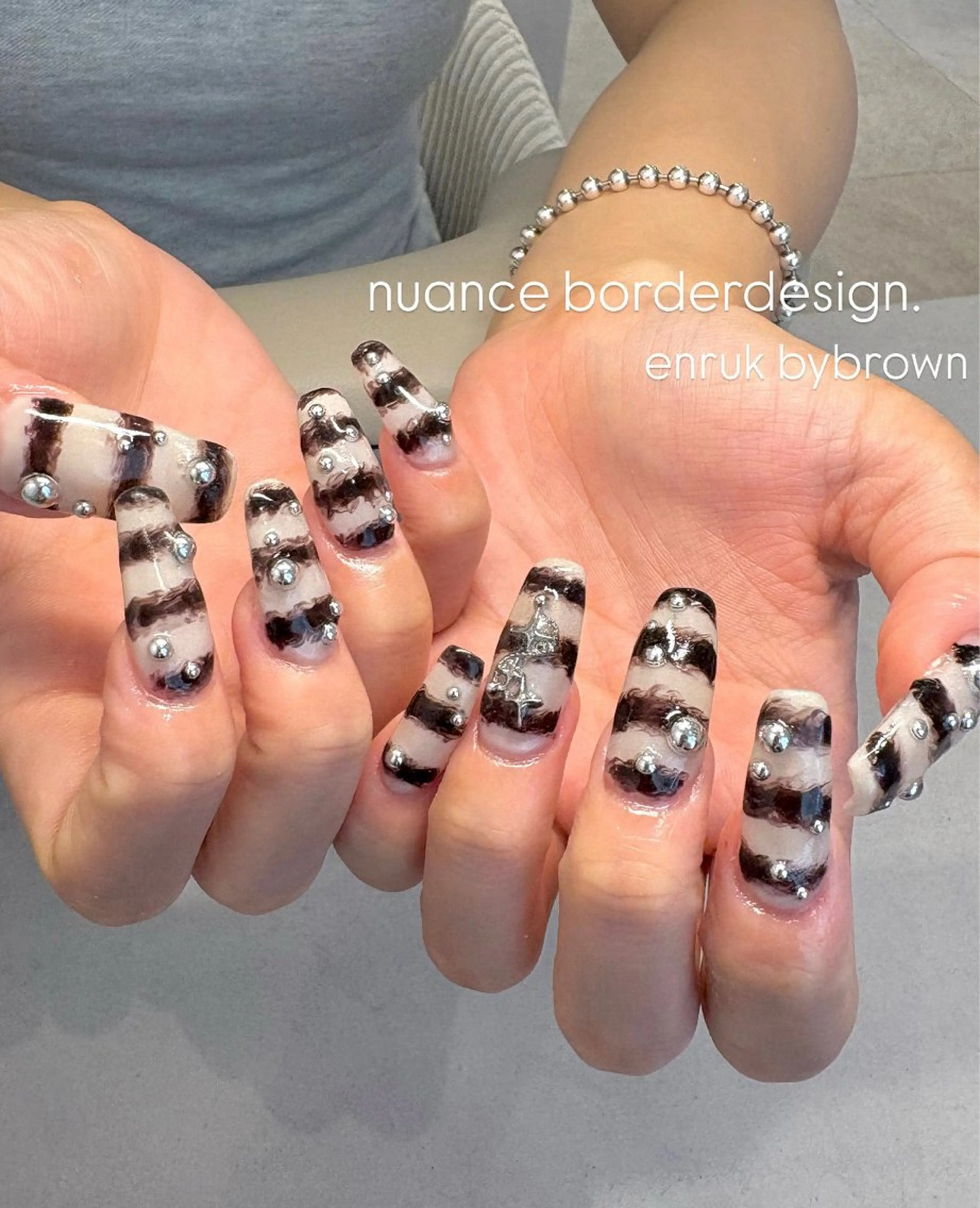 ネイル ボーダー ニュアンスネイル ハンドネイル enurk店 🍋 M I K U  *のその他イメージ