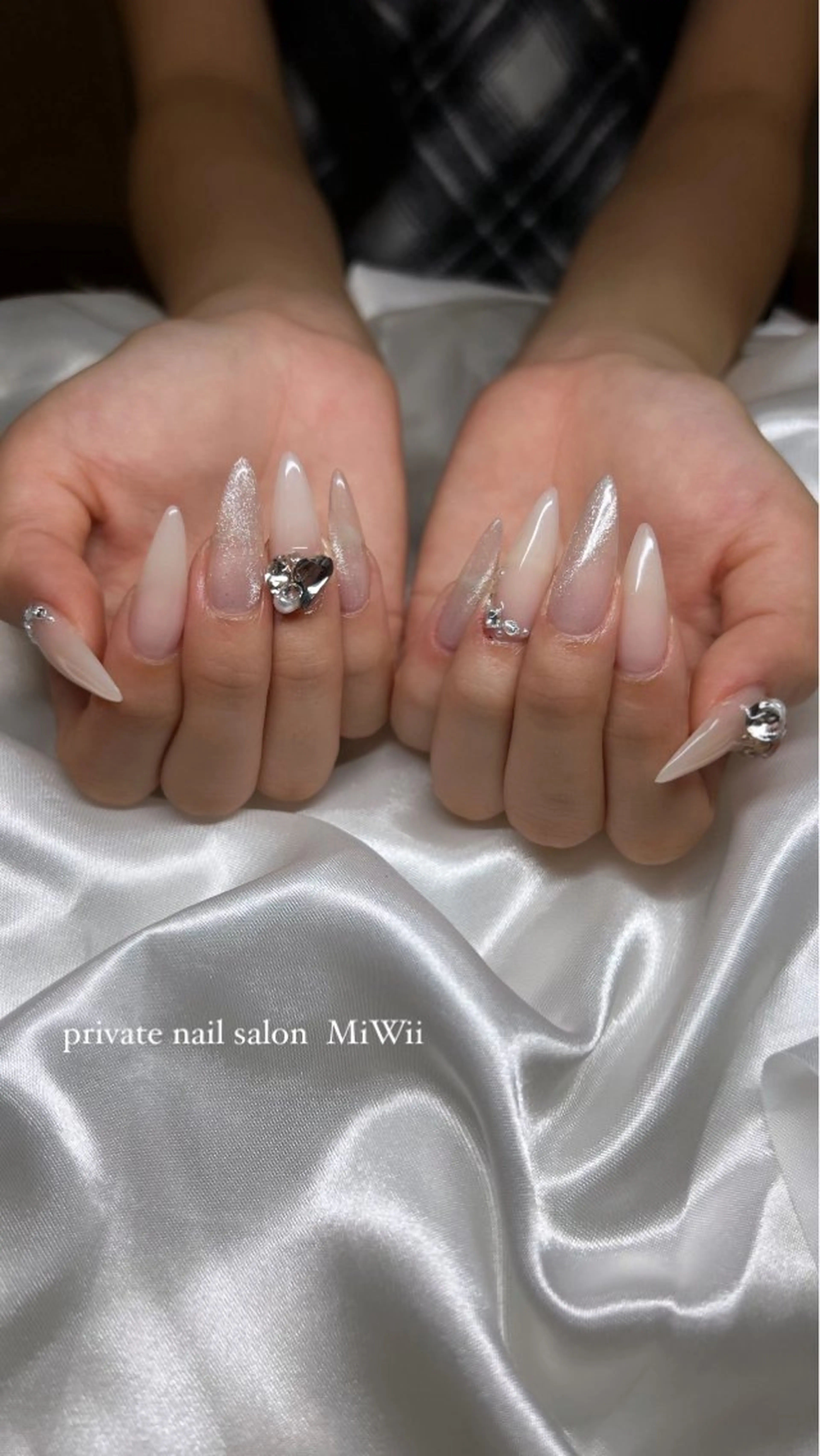 ネイル 𝐧𝐚𝐢𝐥 𝐌𝐢𝐖𝐢𝐢のネイルデザイン