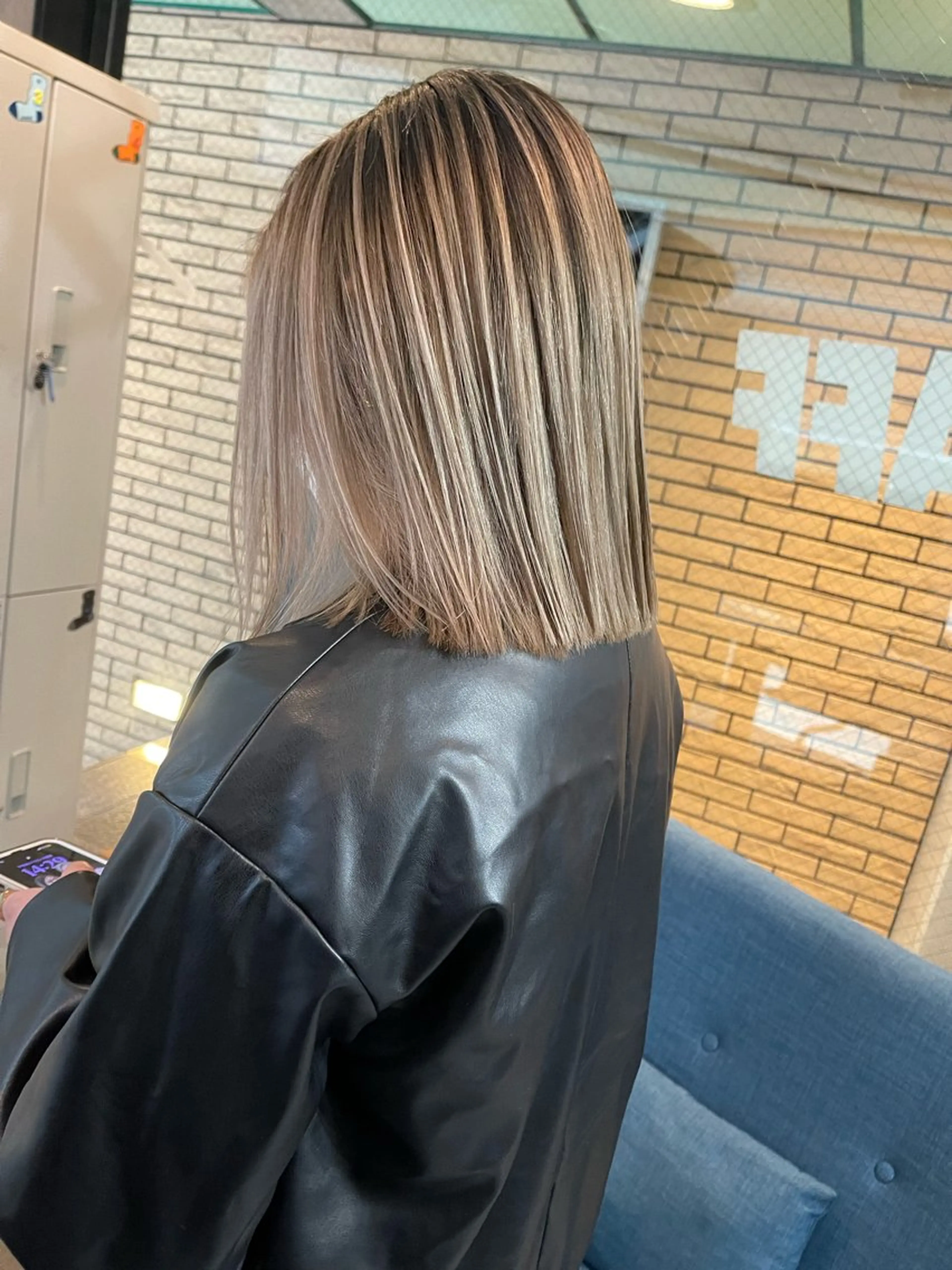 ミディアム カラー バレイヤージュ レイヤーカット LAFF所属・大阪ハイトーン ひらり💜のヘアスタイル