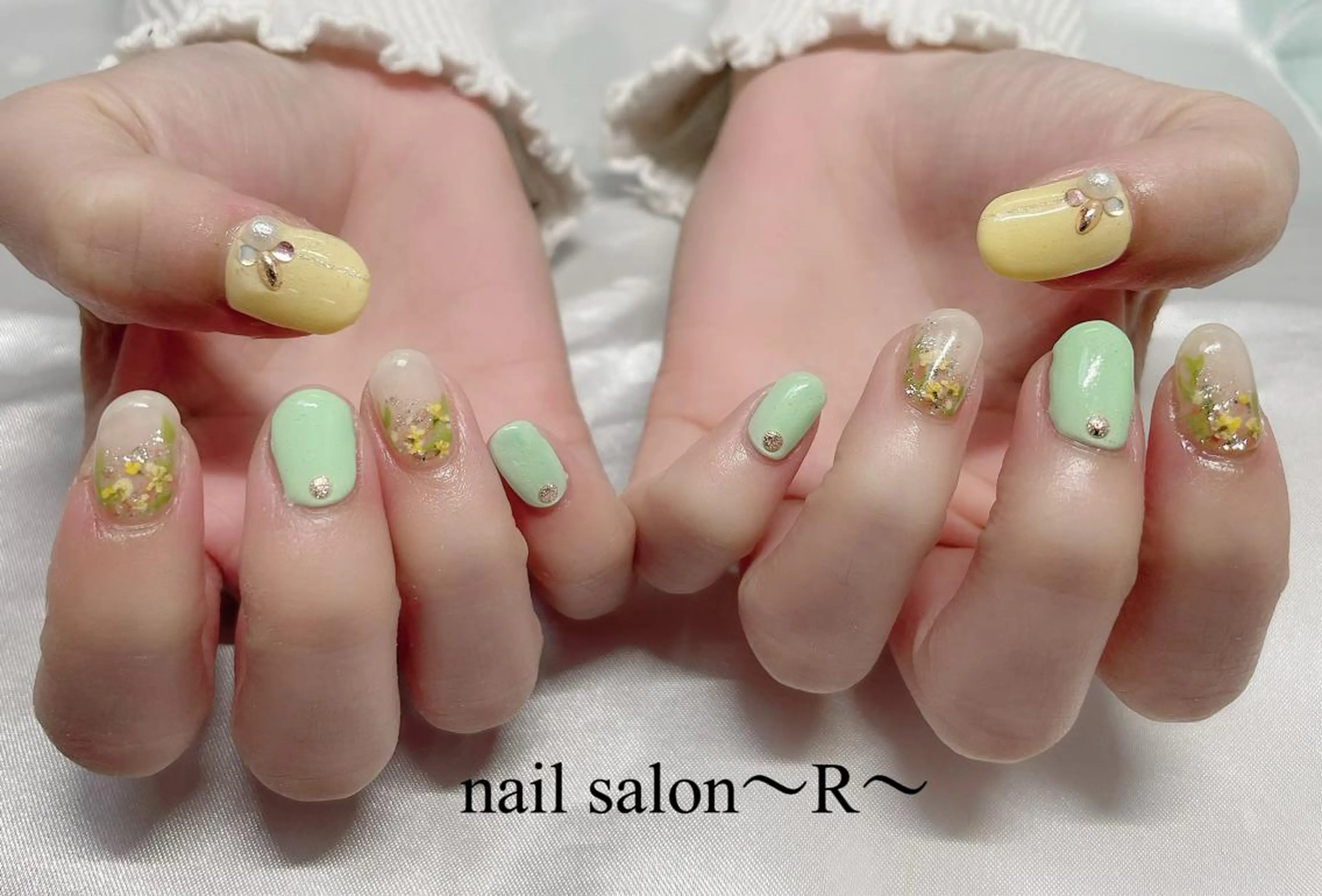 ネイル ハンドネイル 〜 R〜 プライベートサロンのネイルデザイン
