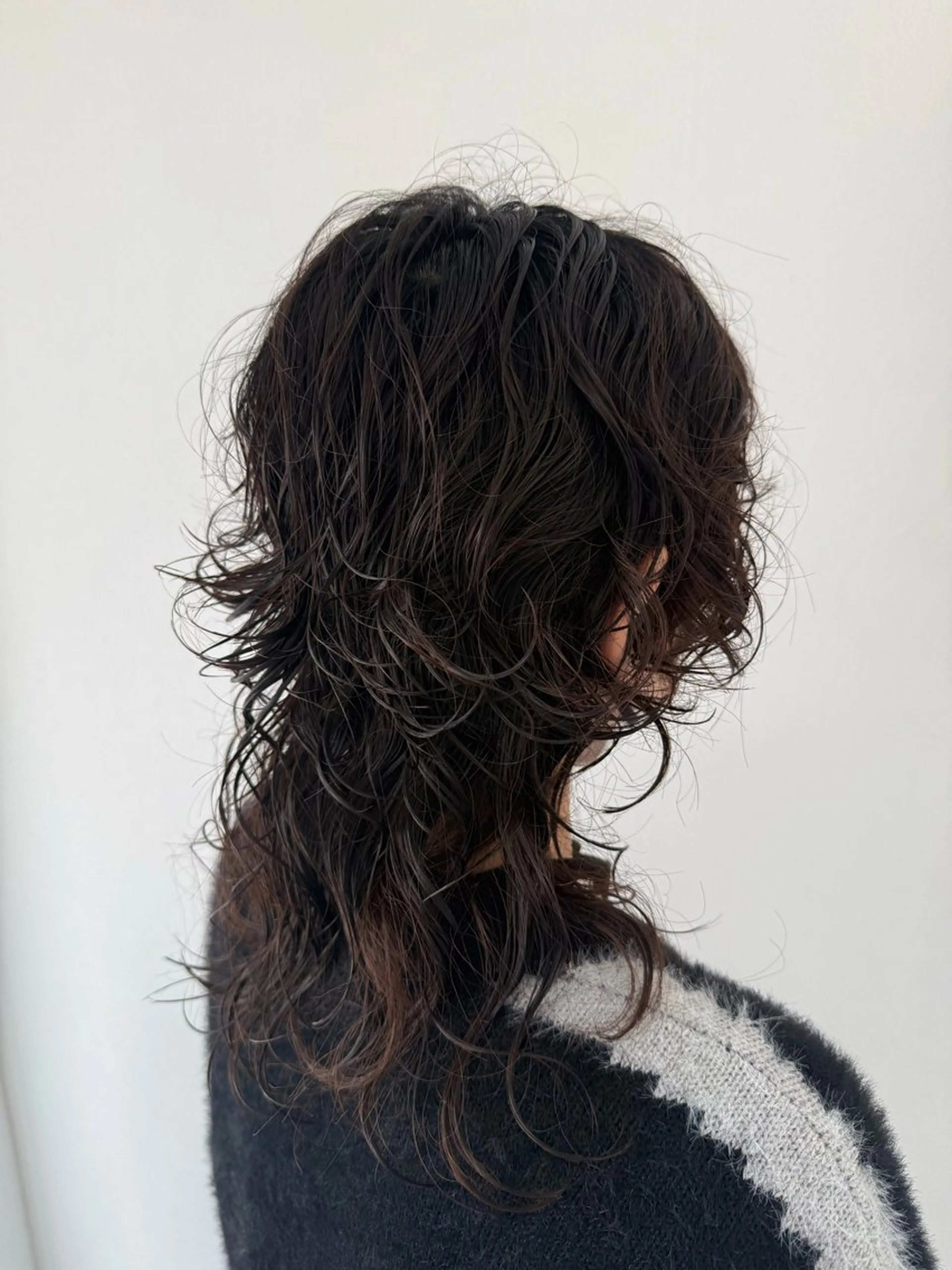 セミロング セミロングパーマ ウルフカット CREAPY 高嶋　拓也のヘアスタイル